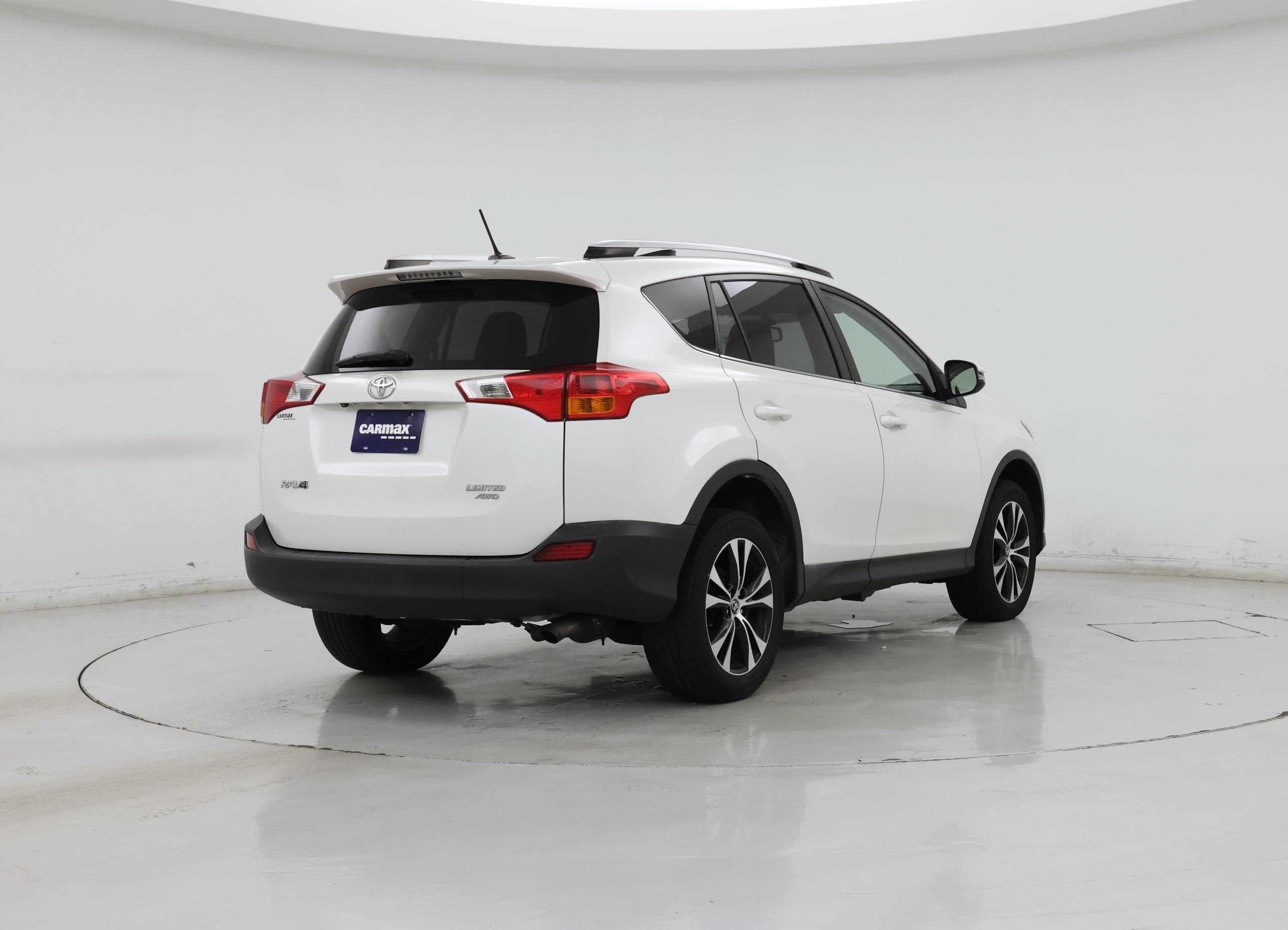 Thumbnail: 2015 Toyota RAV4 - 8