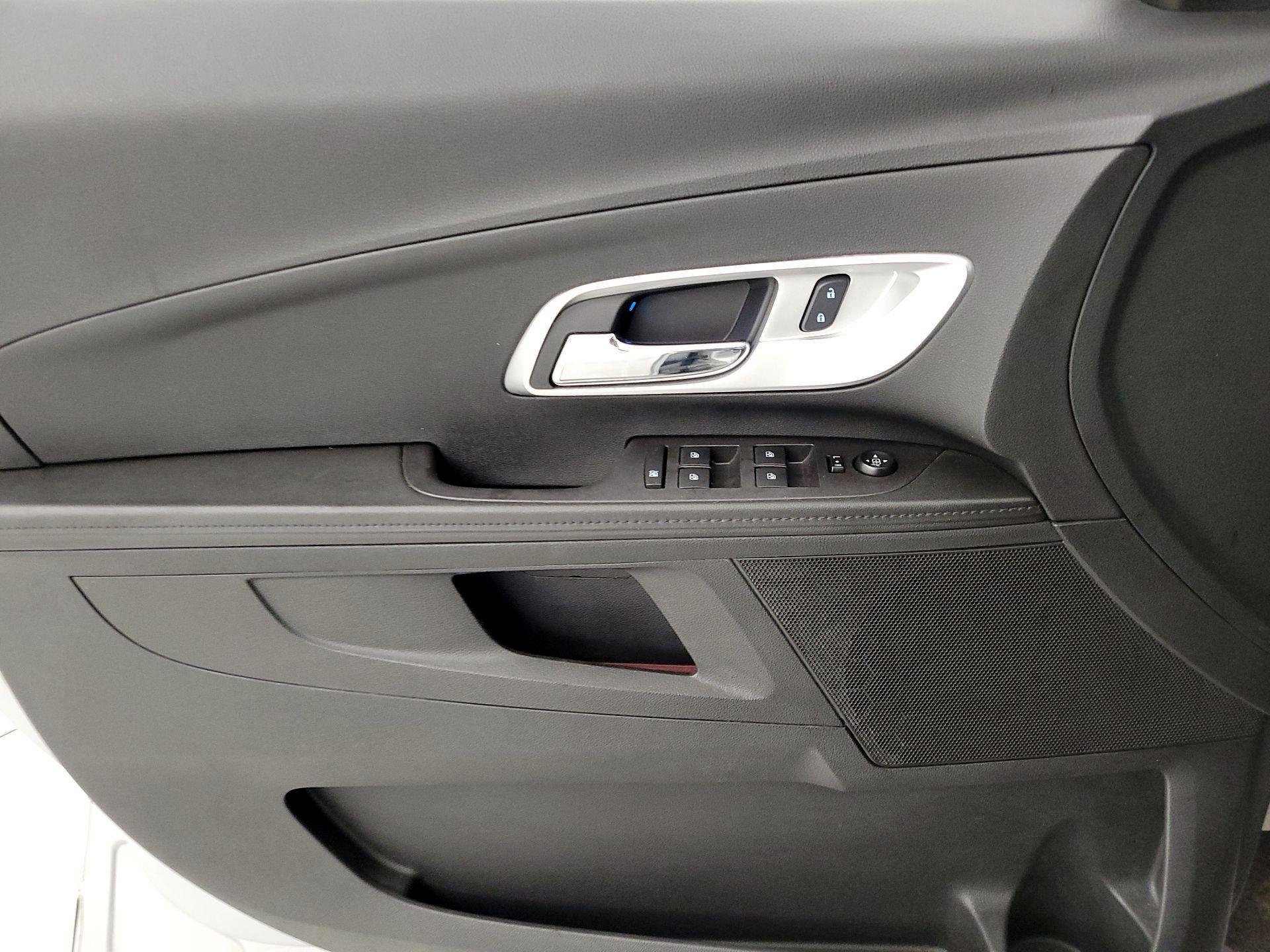 Thumbnail: 2016 Chevrolet Equinox - 12