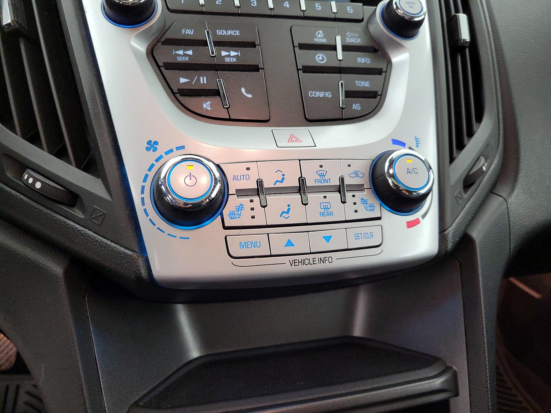 Thumbnail: 2016 Chevrolet Equinox - 16