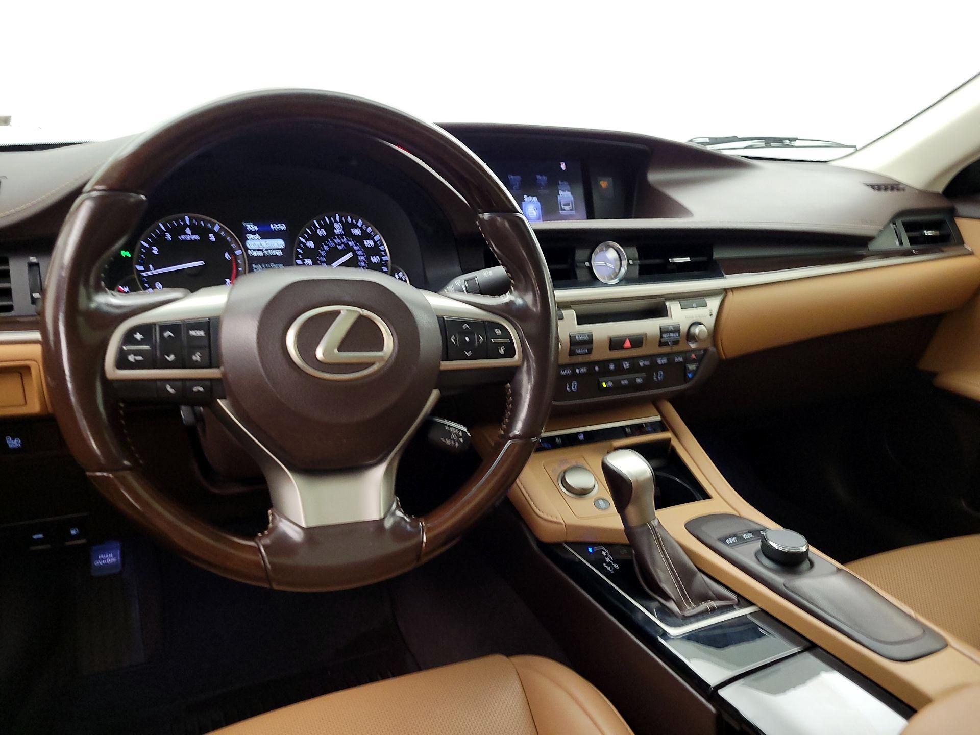 Thumbnail: 2016 Lexus ES - 9