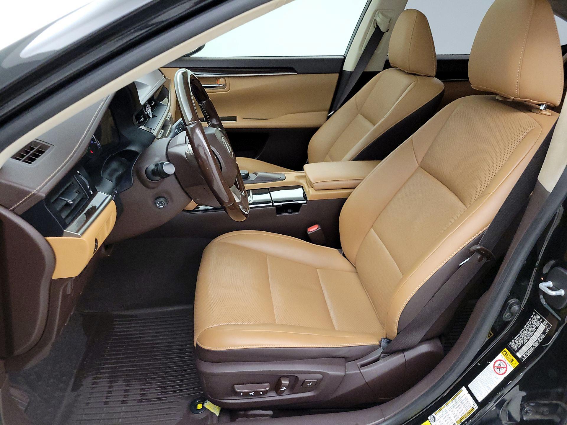 Thumbnail: 2016 Lexus ES - 11