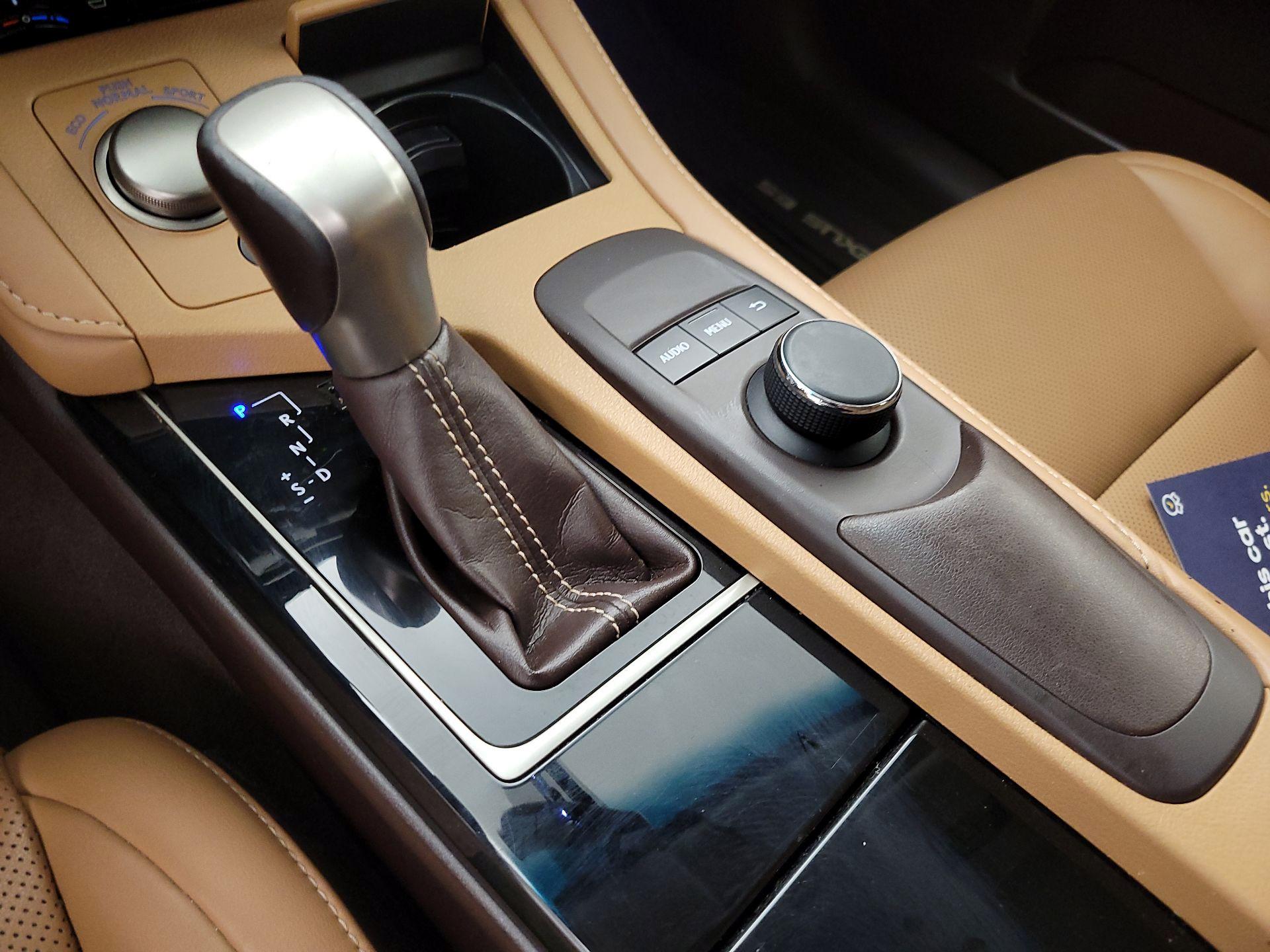 Thumbnail: 2016 Lexus ES - 17