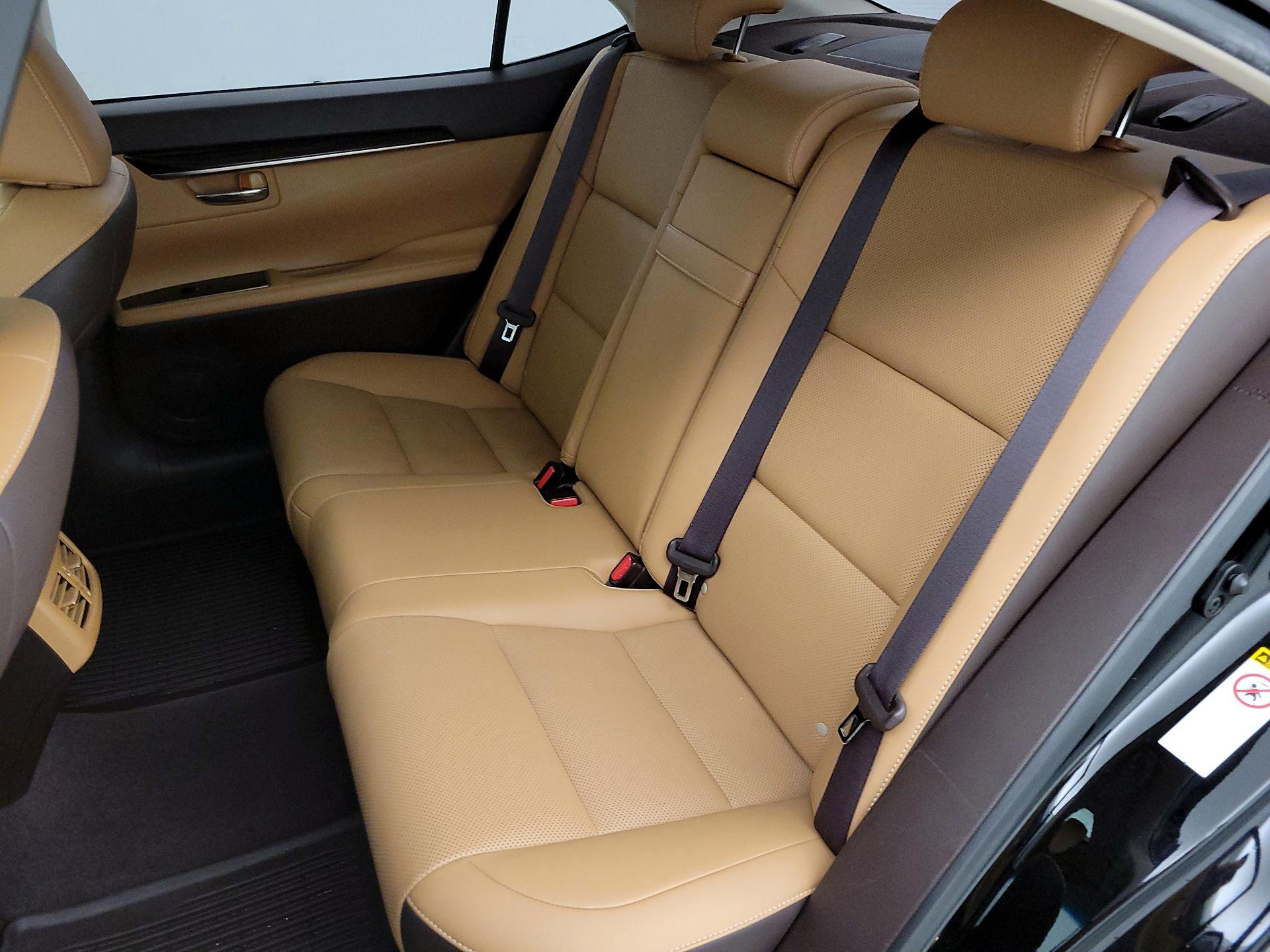 Thumbnail: 2016 Lexus ES - 20