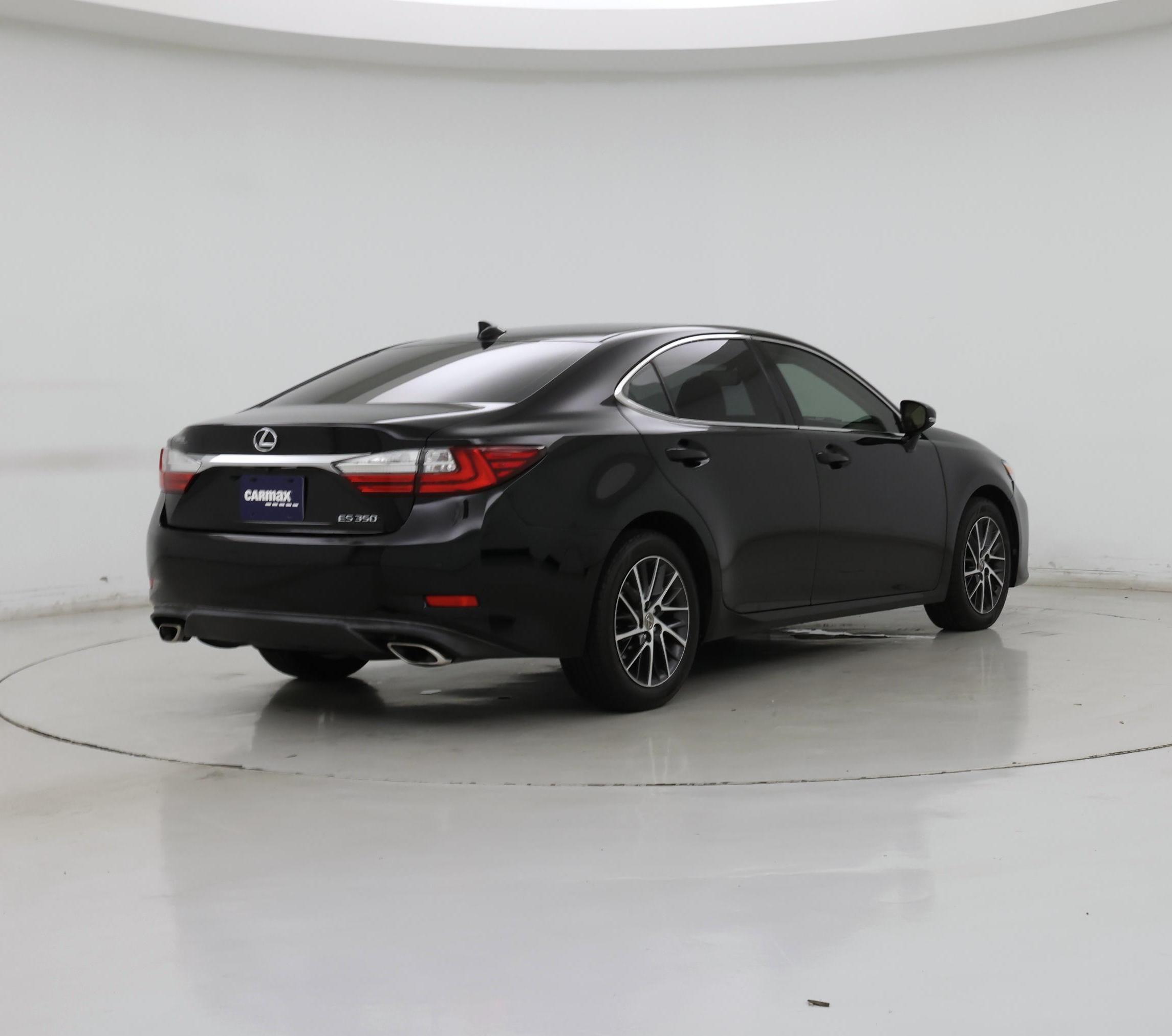 Thumbnail: 2016 Lexus ES - 8