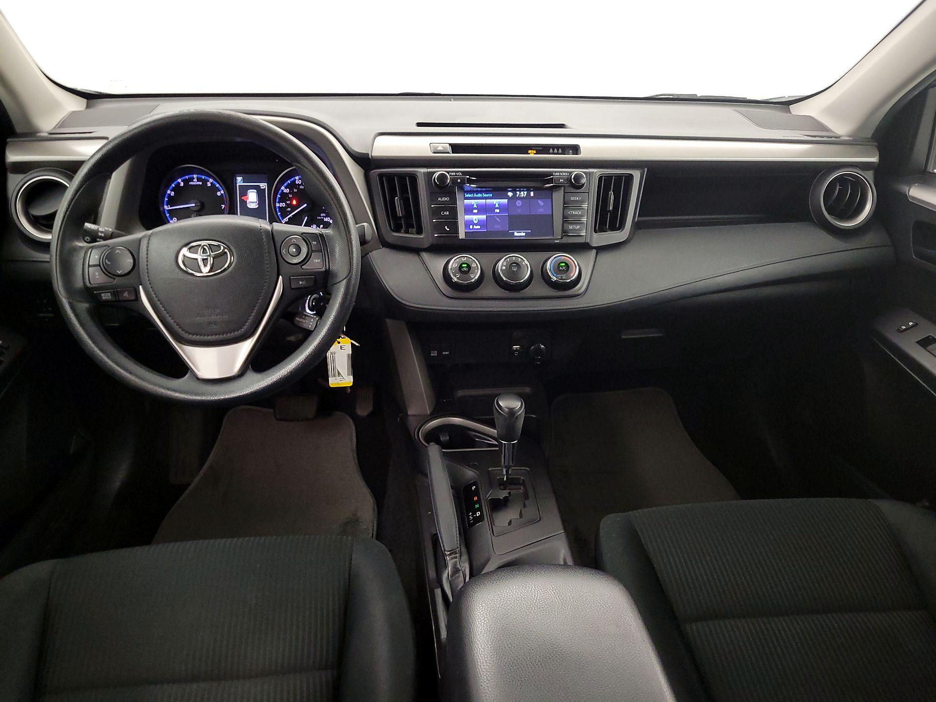 Thumbnail: 2018 Toyota RAV4 - 9