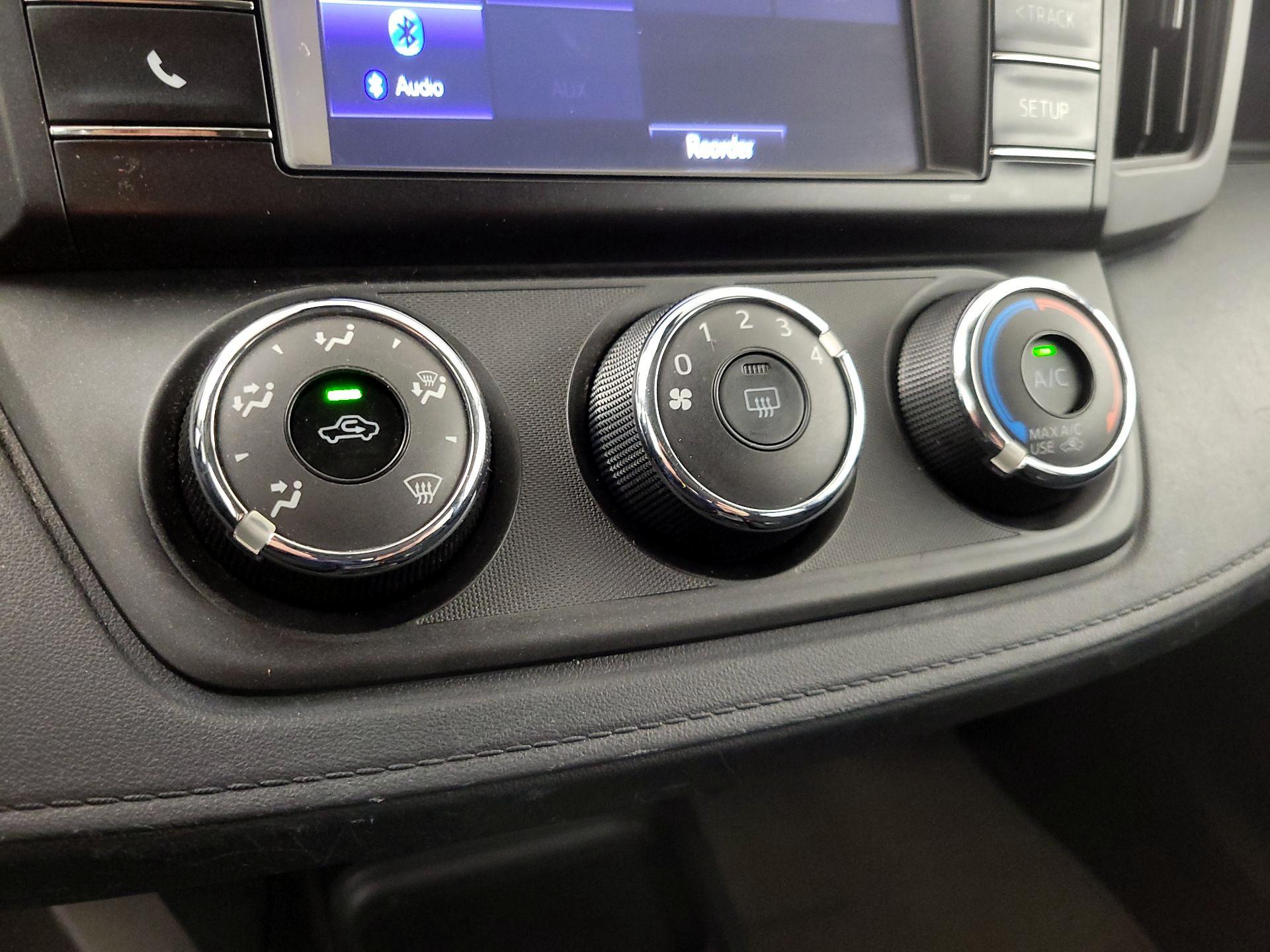 Thumbnail: 2018 Toyota RAV4 - 16