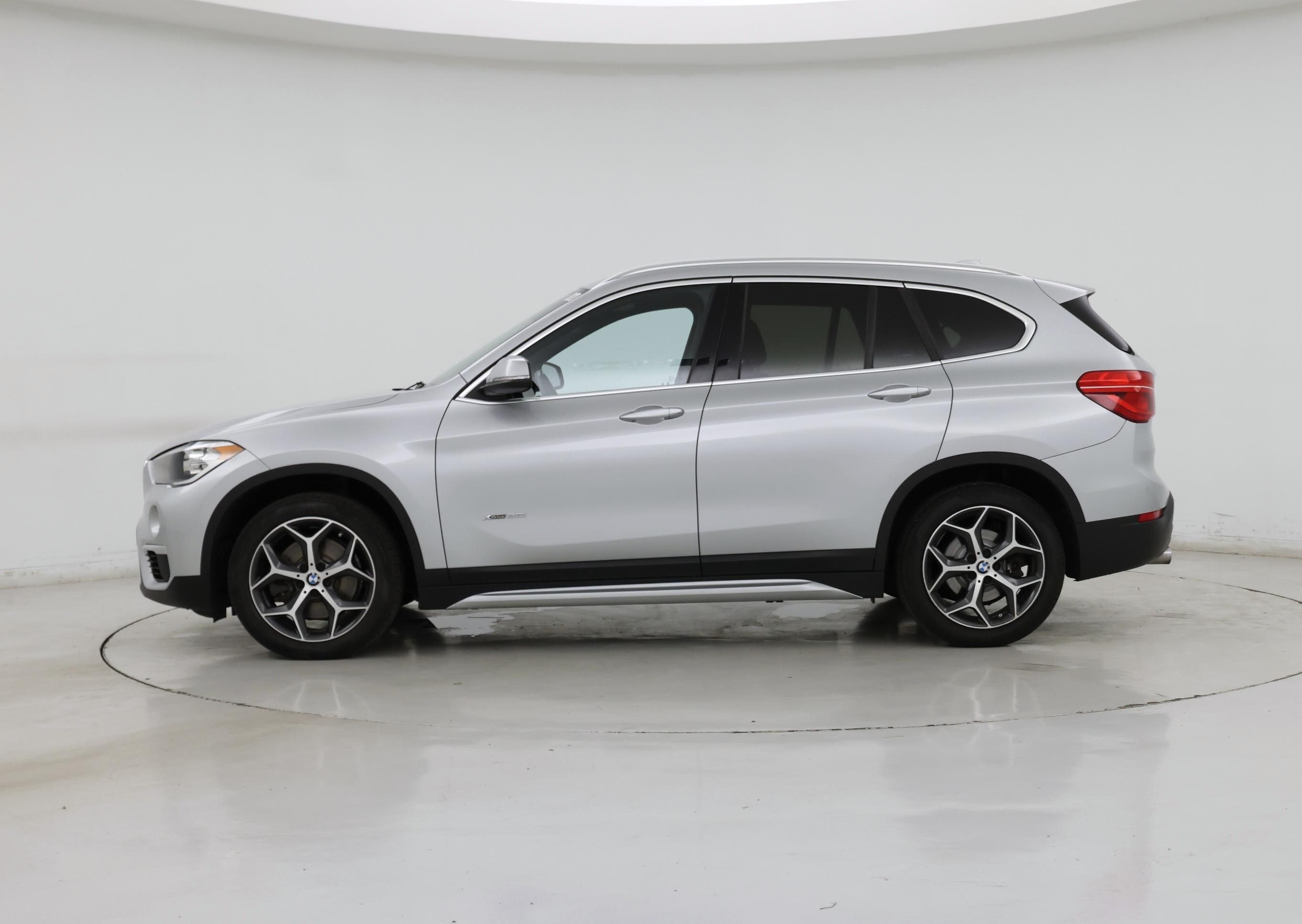 Thumbnail: 2018 BMW X1 - 3