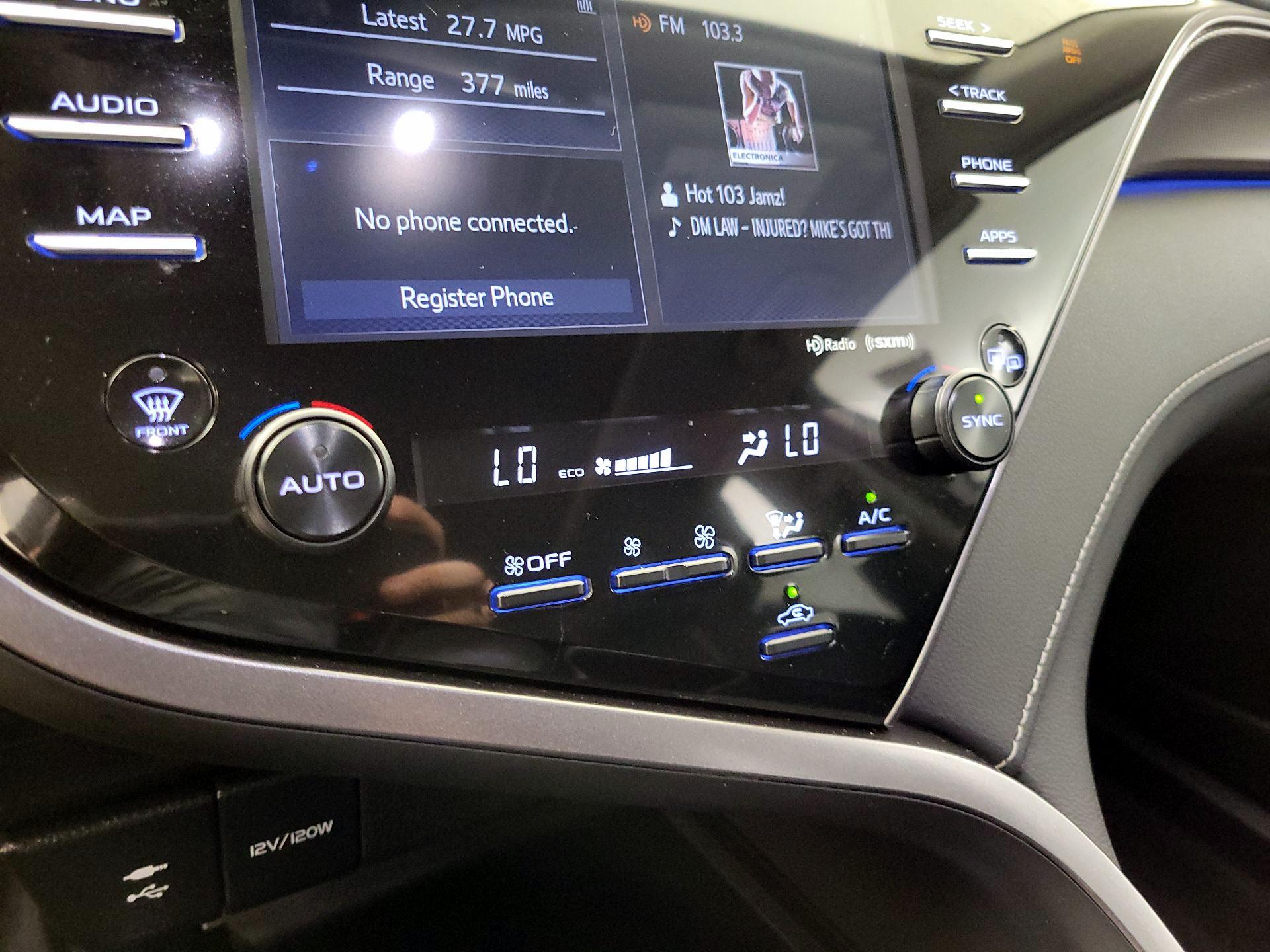Thumbnail: 2019 Toyota Camry - 16