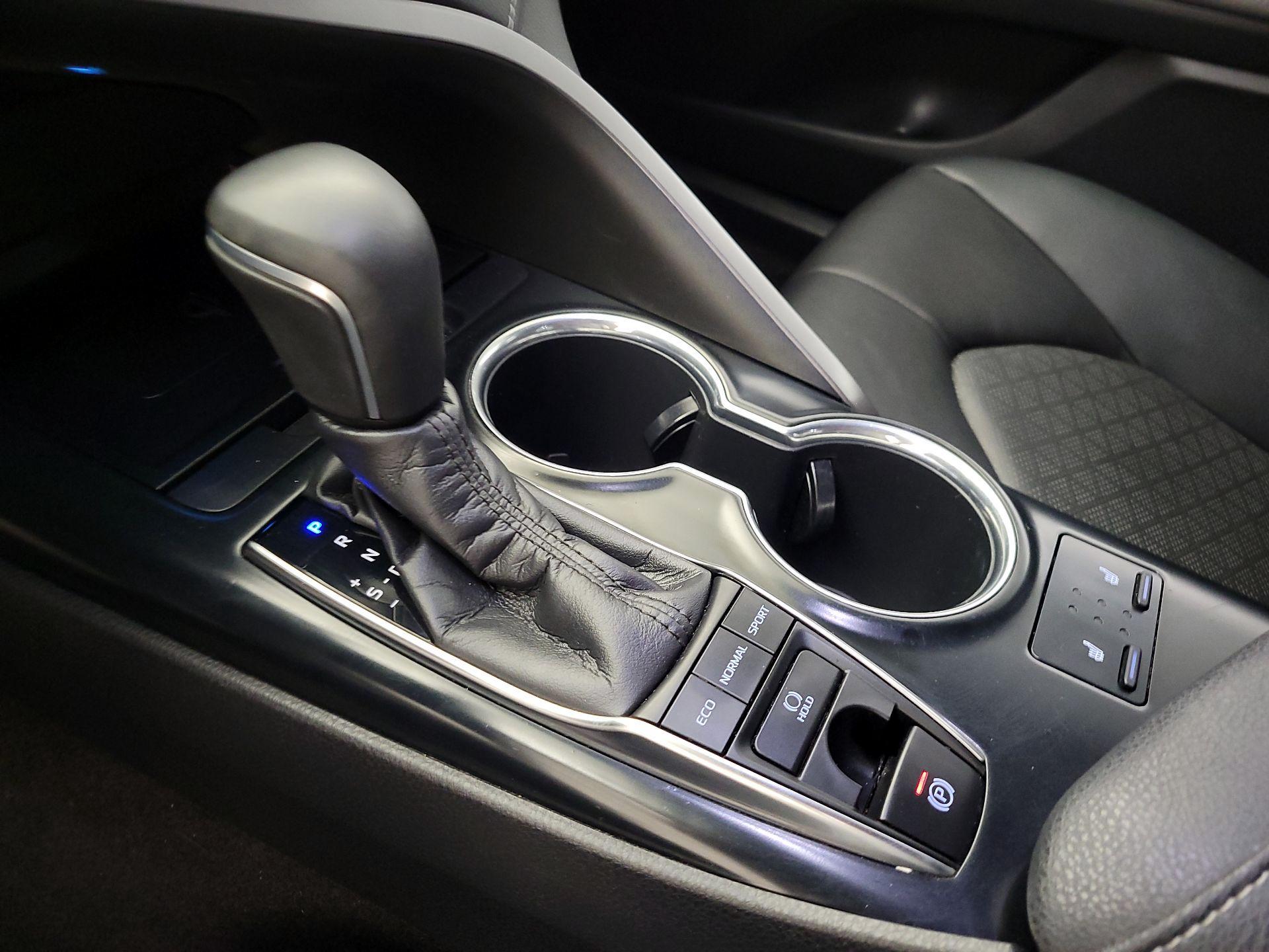 Thumbnail: 2019 Toyota Camry - 17