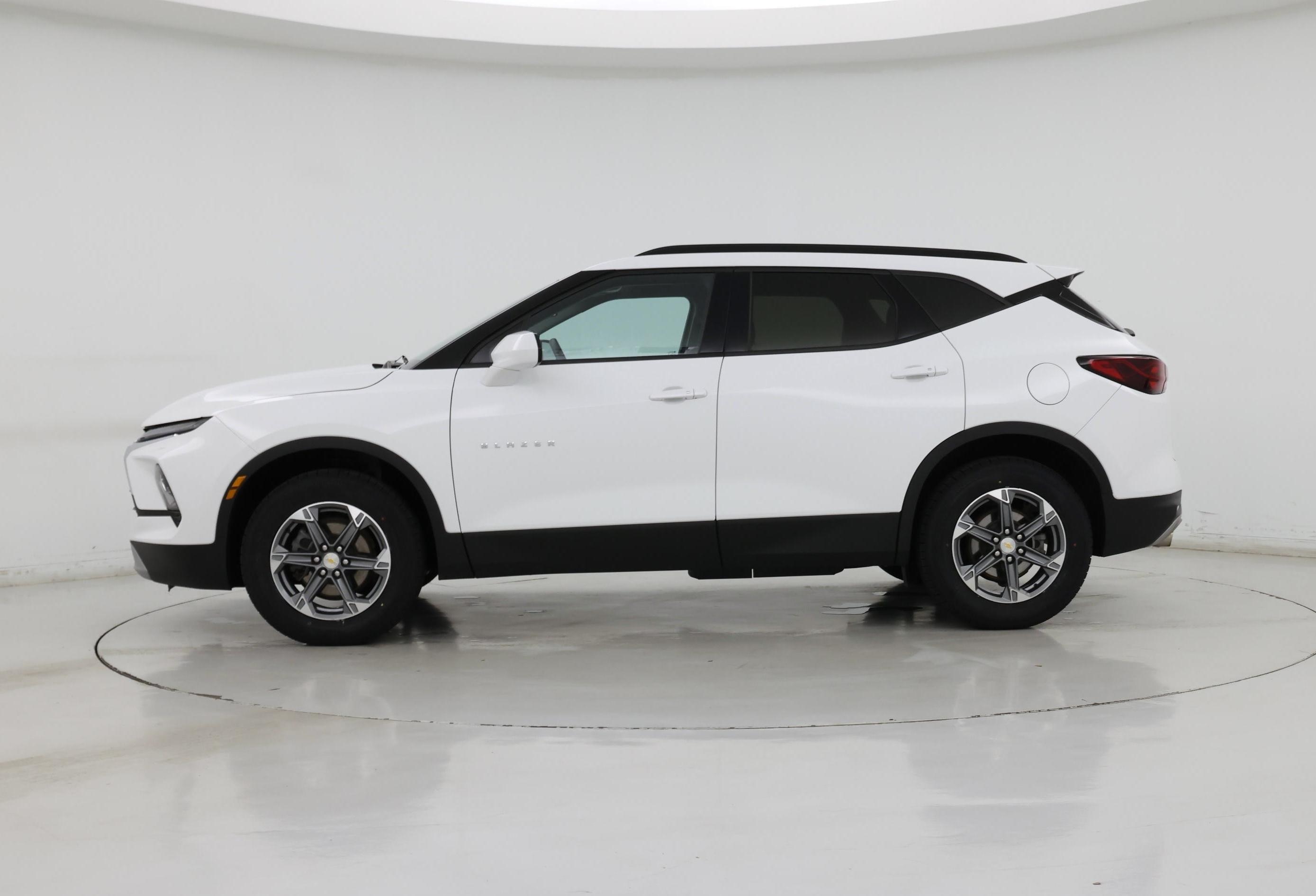 Thumbnail: 2023 Chevrolet Blazer - 3