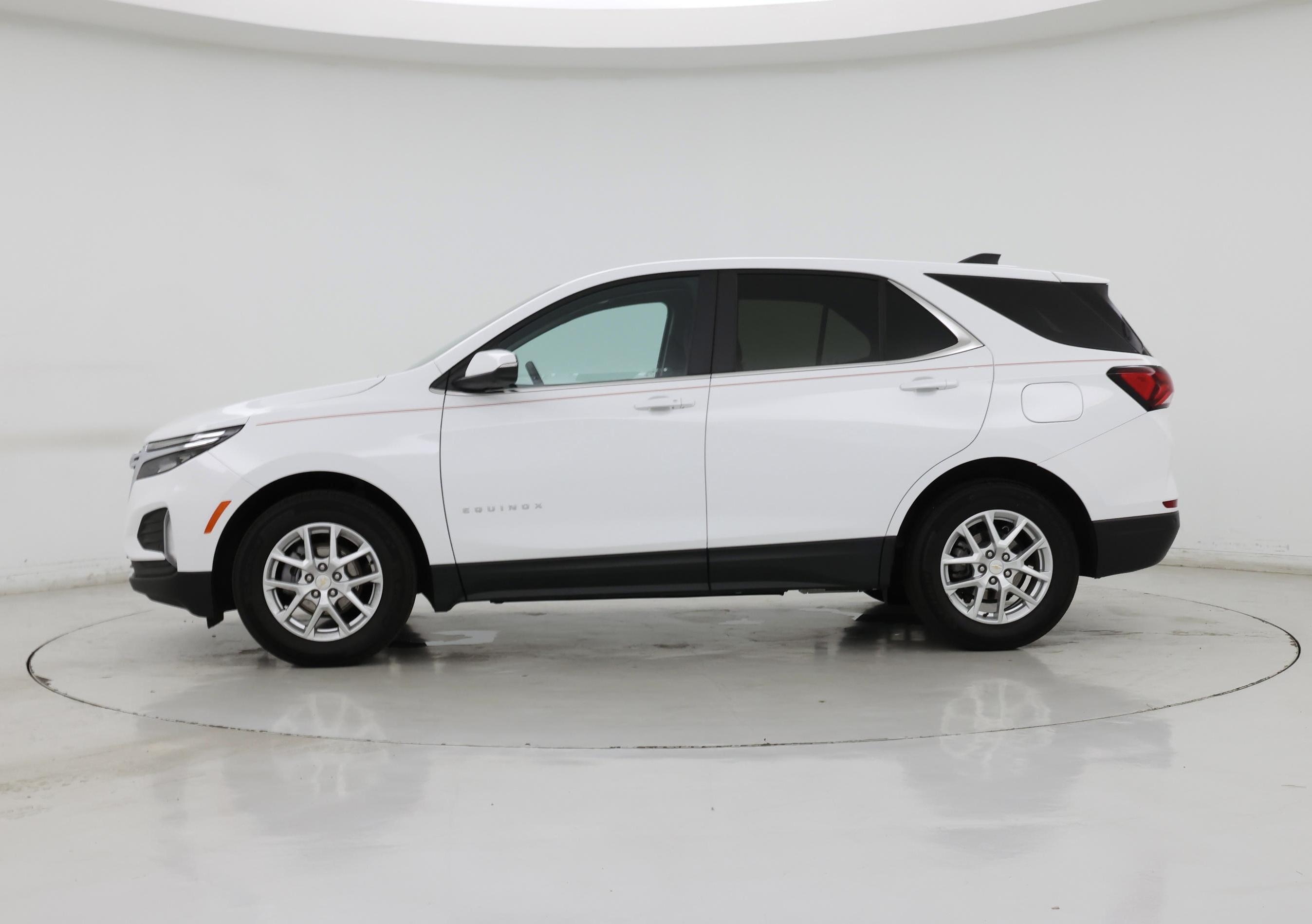Thumbnail: 2023 Chevrolet Equinox - 3