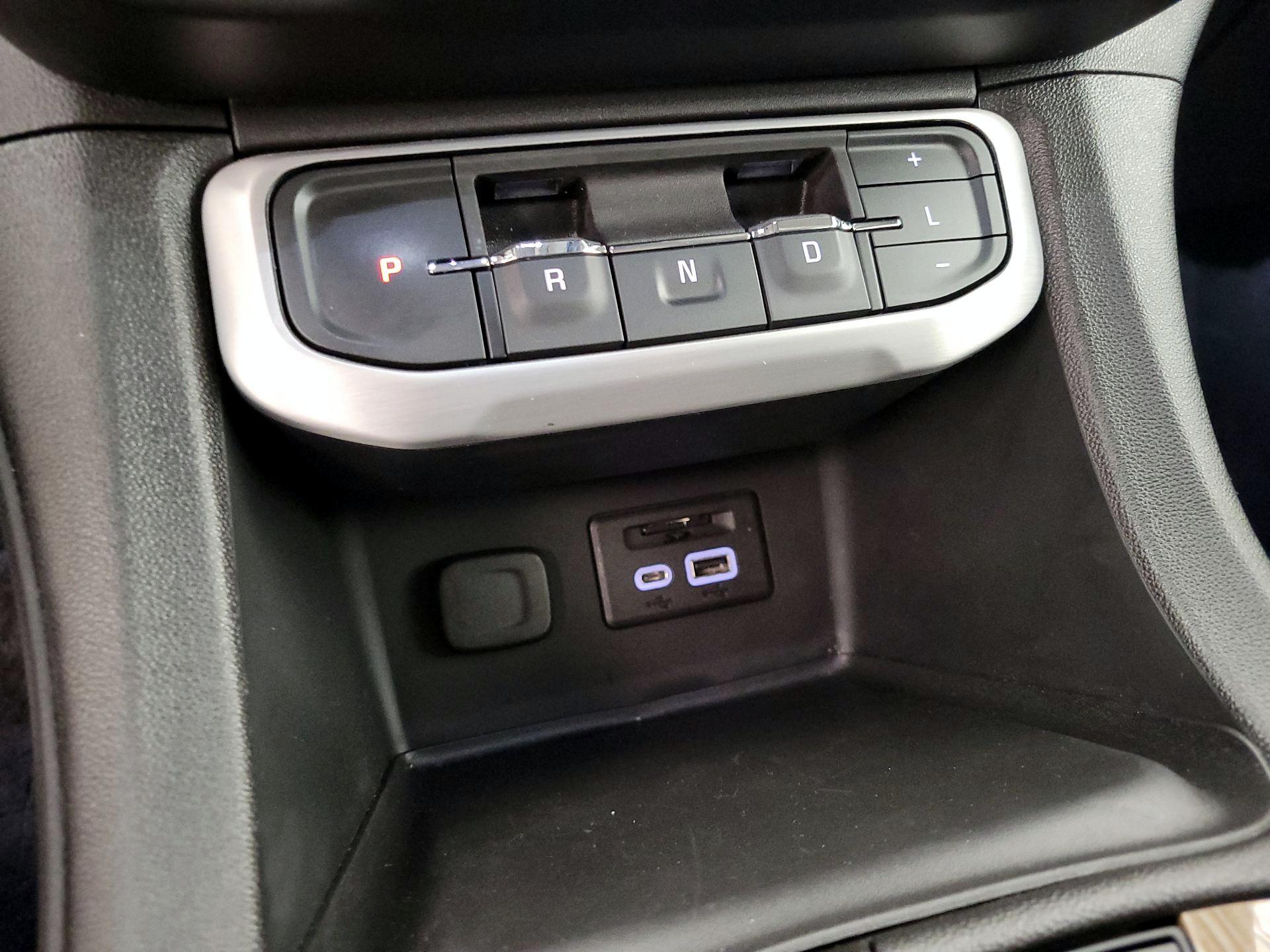 Thumbnail: 2023 GMC Acadia - 18