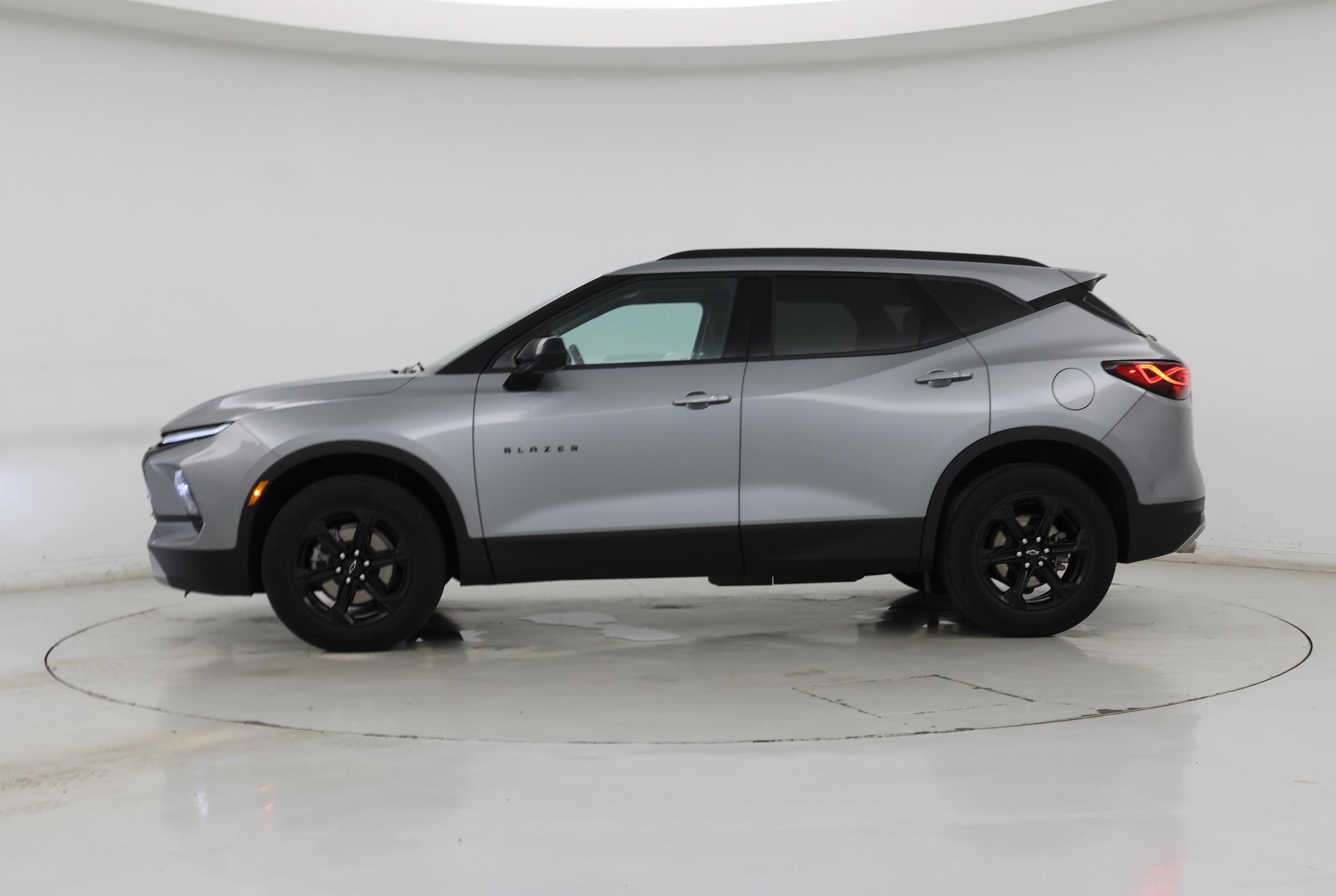 Thumbnail: 2023 Chevrolet Blazer - 3