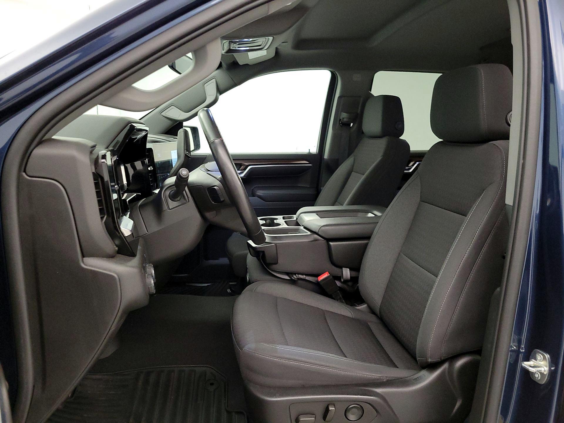 Thumbnail: 2022 Chevrolet Silverado 1500 - 11