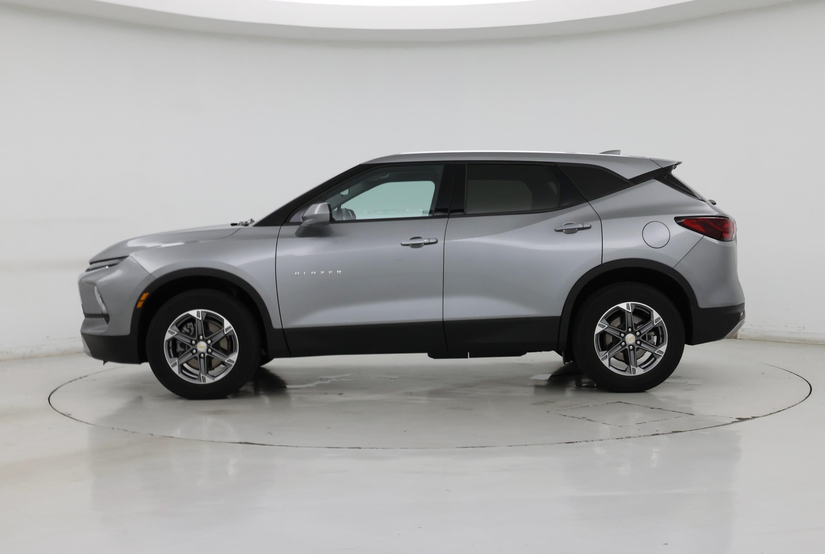 Thumbnail: 2023 Chevrolet Blazer - 3