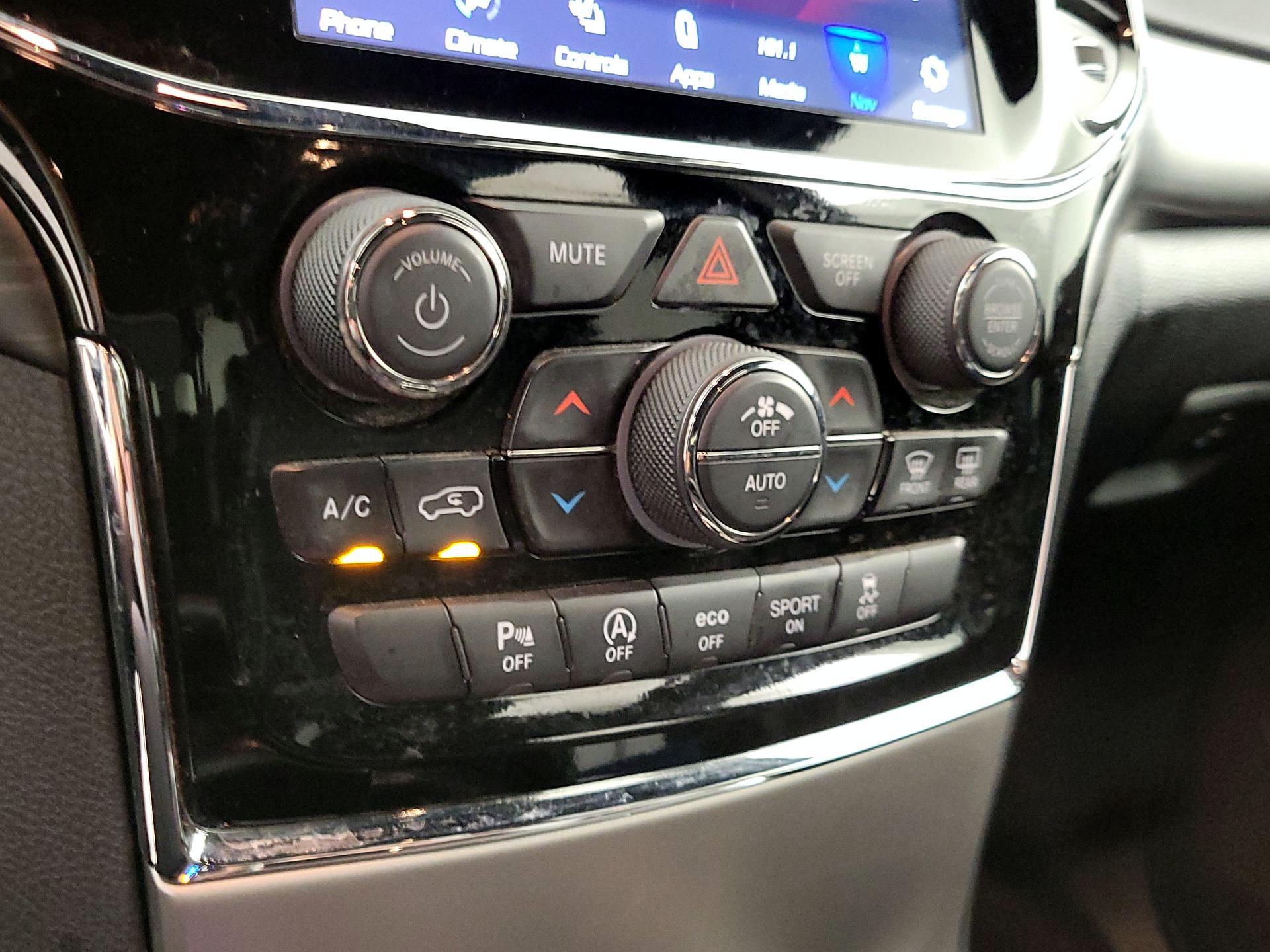 Thumbnail: 2021 Jeep Grand Cherokee - 17