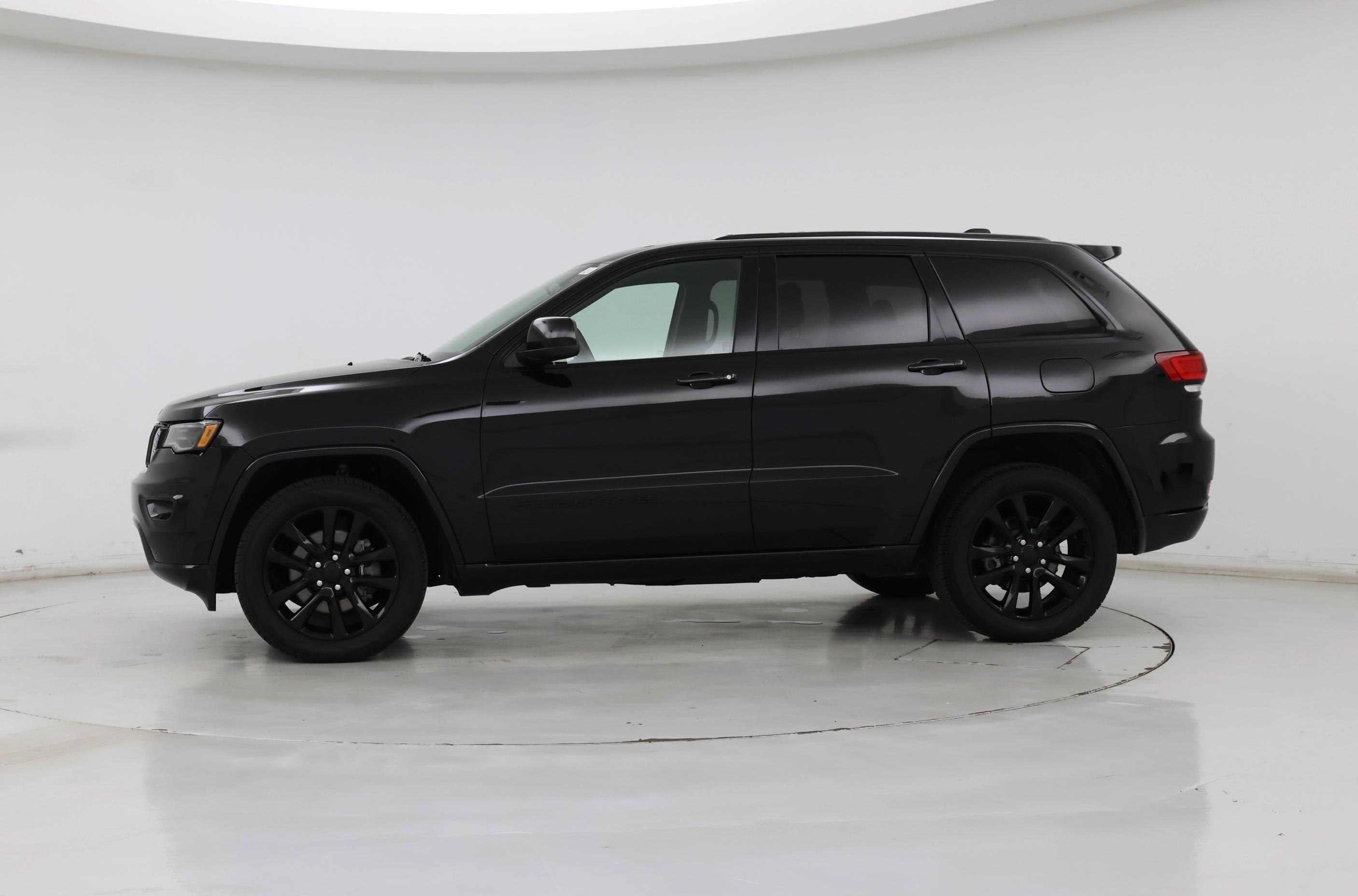 Thumbnail: 2021 Jeep Grand Cherokee - 3