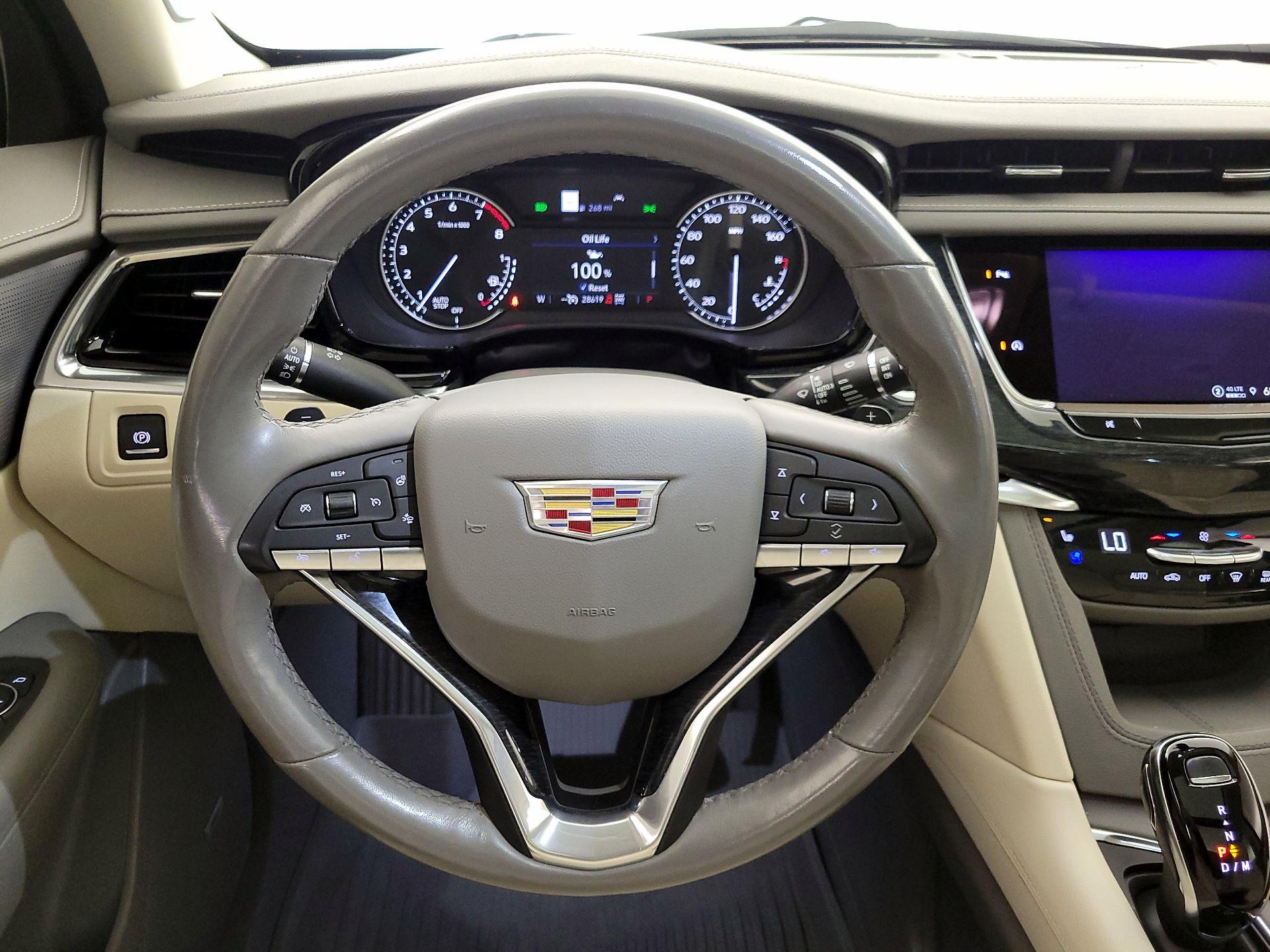Thumbnail: 2023 Cadillac XT6 - 10