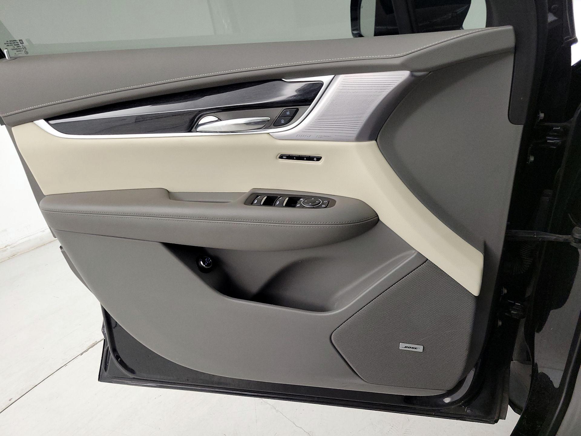 Thumbnail: 2023 Cadillac XT6 - 12