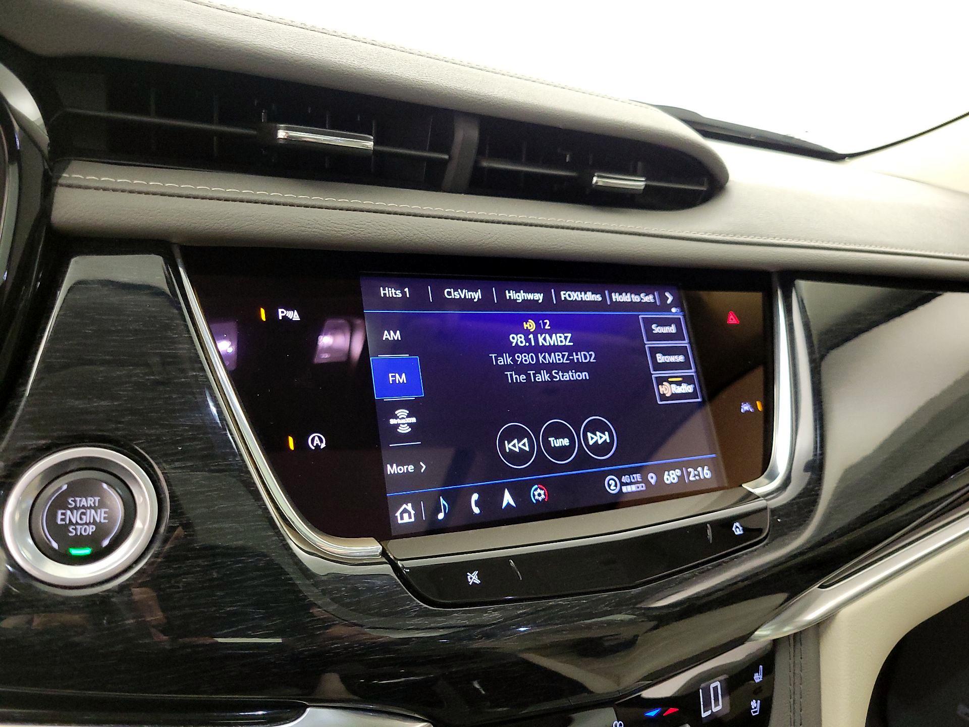Thumbnail: 2023 Cadillac XT6 - 16