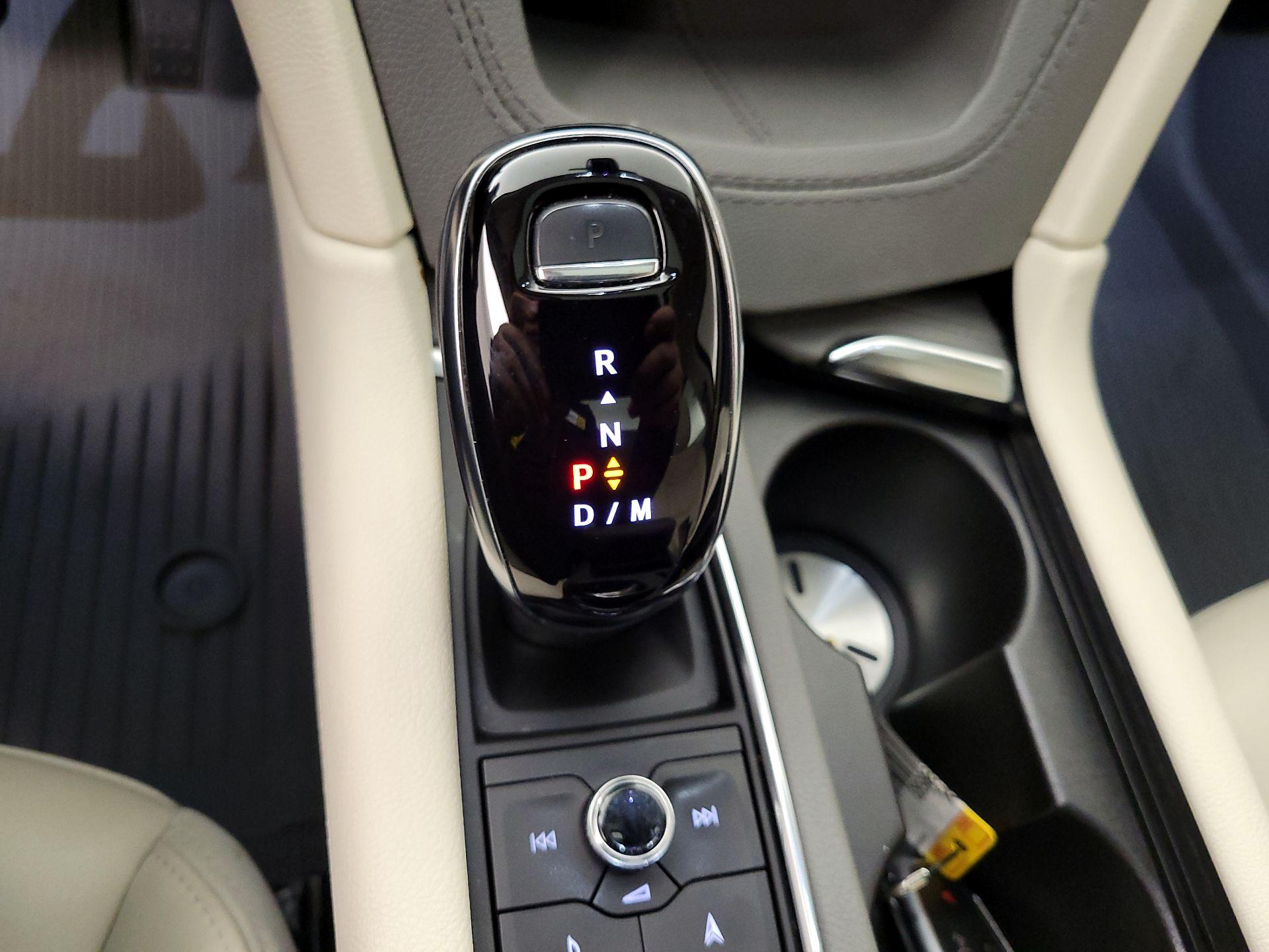 Thumbnail: 2023 Cadillac XT6 - 18