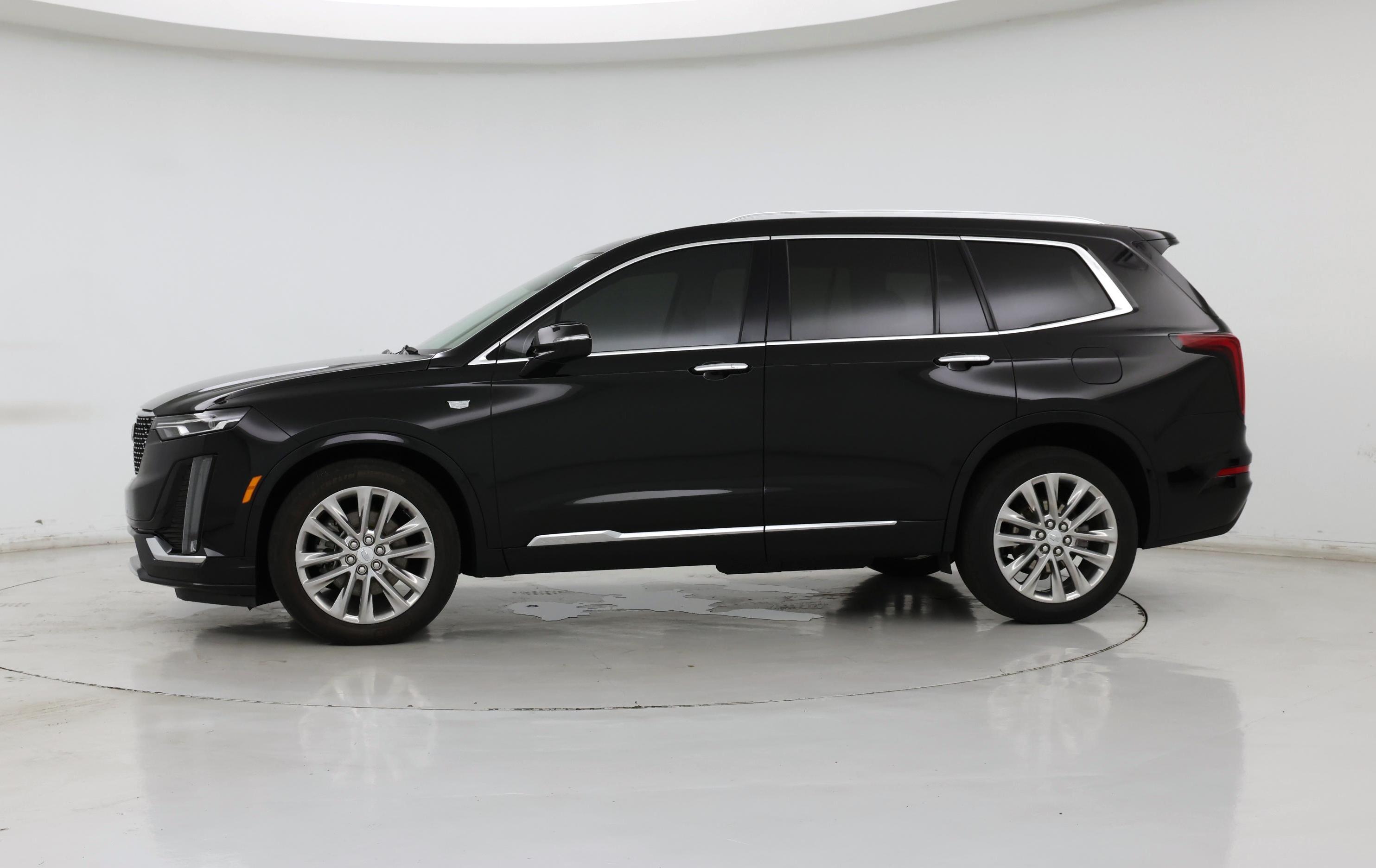 Thumbnail: 2023 Cadillac XT6 - 3