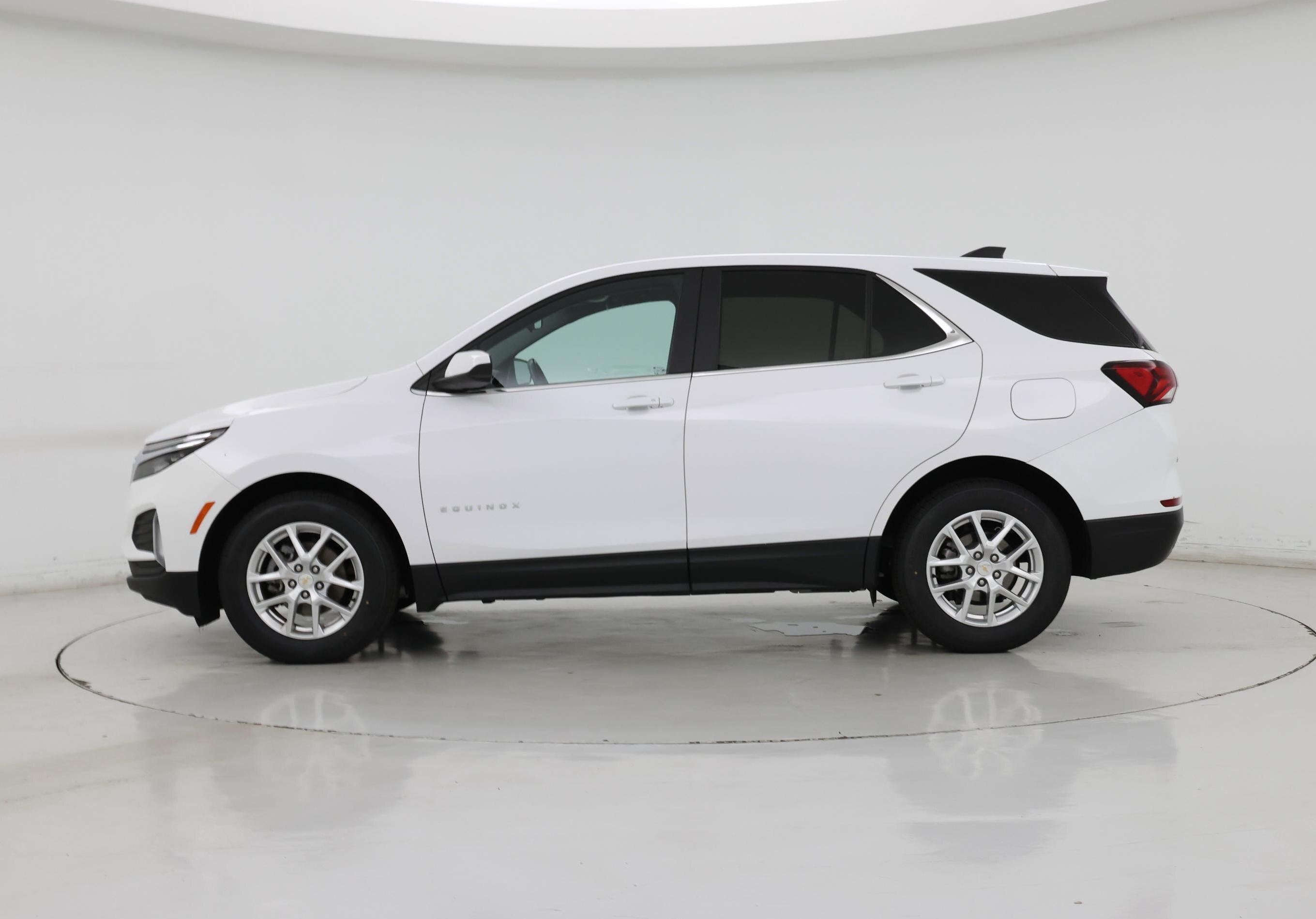 Thumbnail: 2022 Chevrolet Equinox - 3