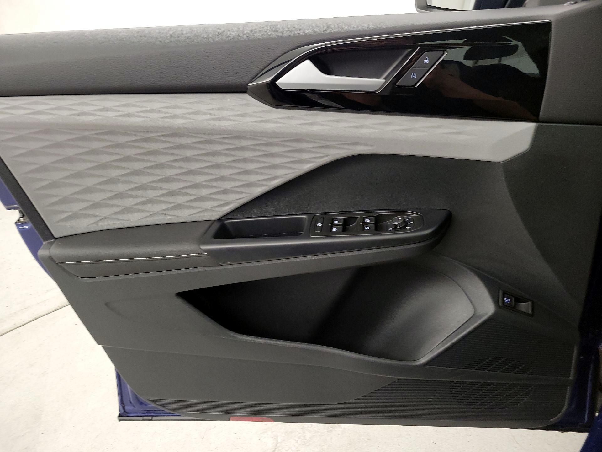 Thumbnail: 2024 Volkswagen Taos - 12