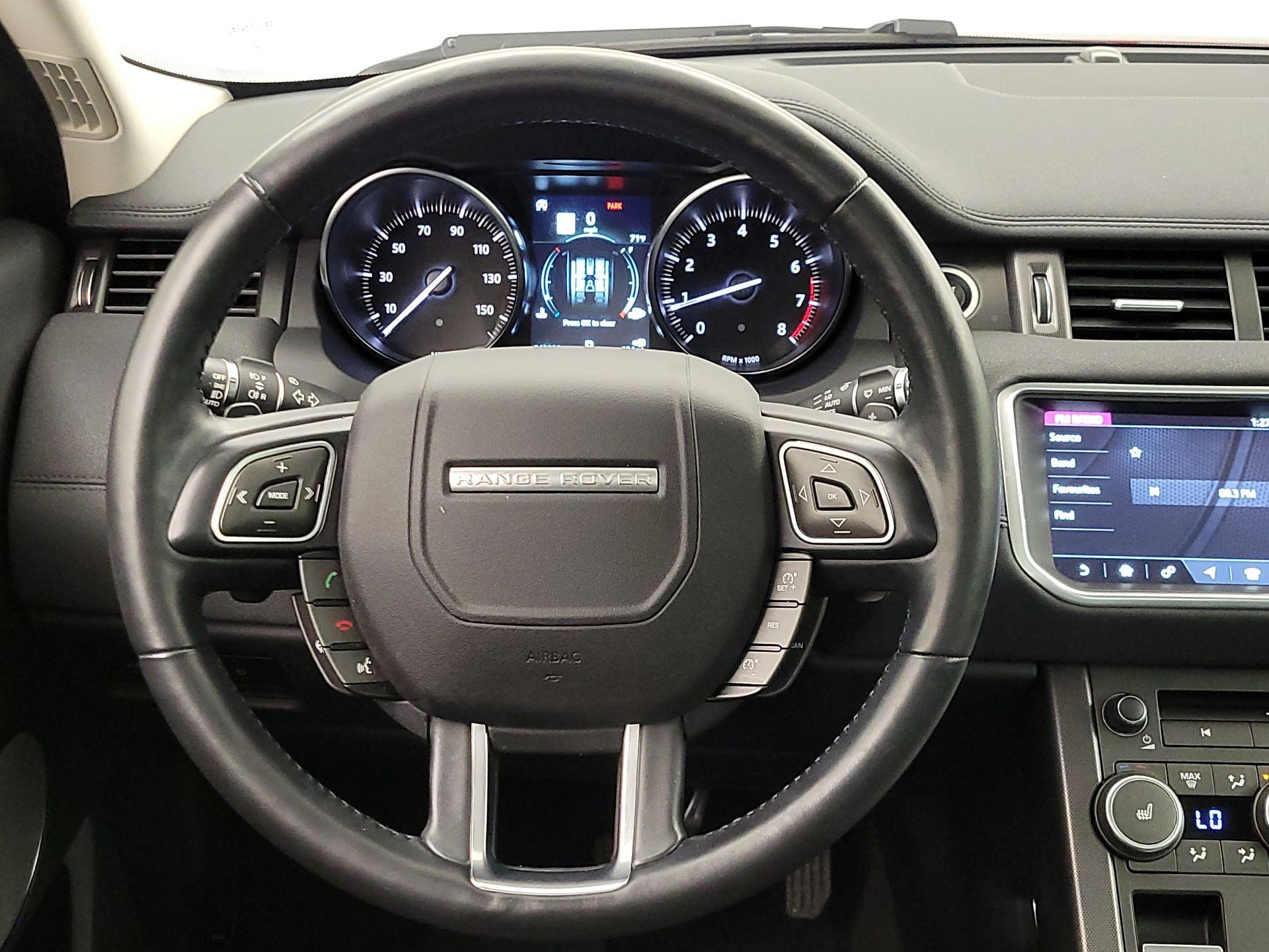 Thumbnail: 2019 Land Rover Range Rover Evoque - 10