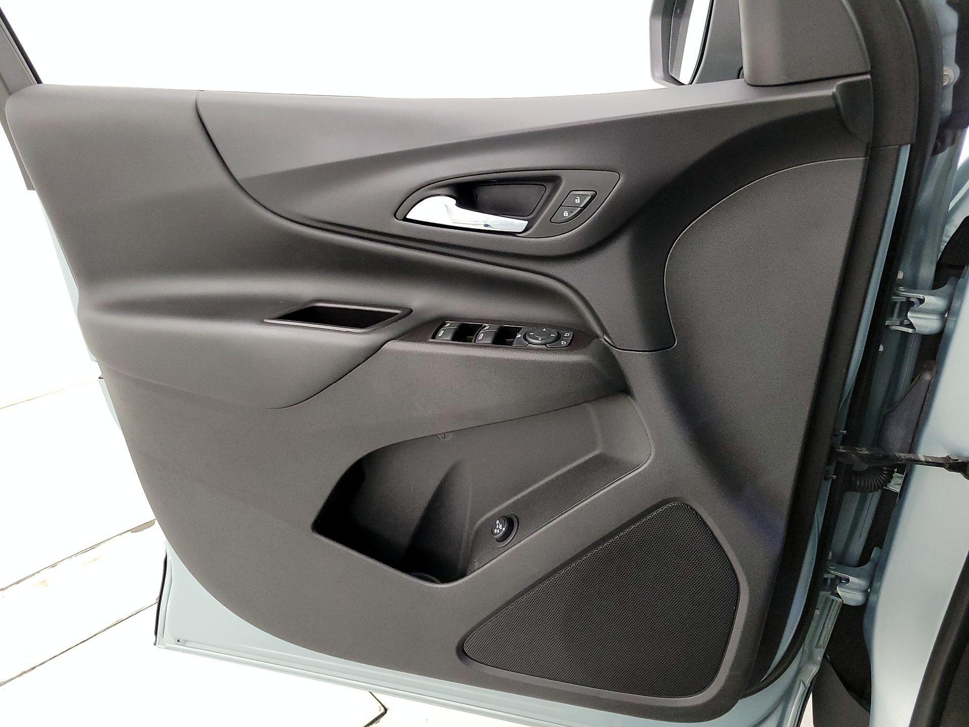 Thumbnail: 2022 Chevrolet Equinox - 12