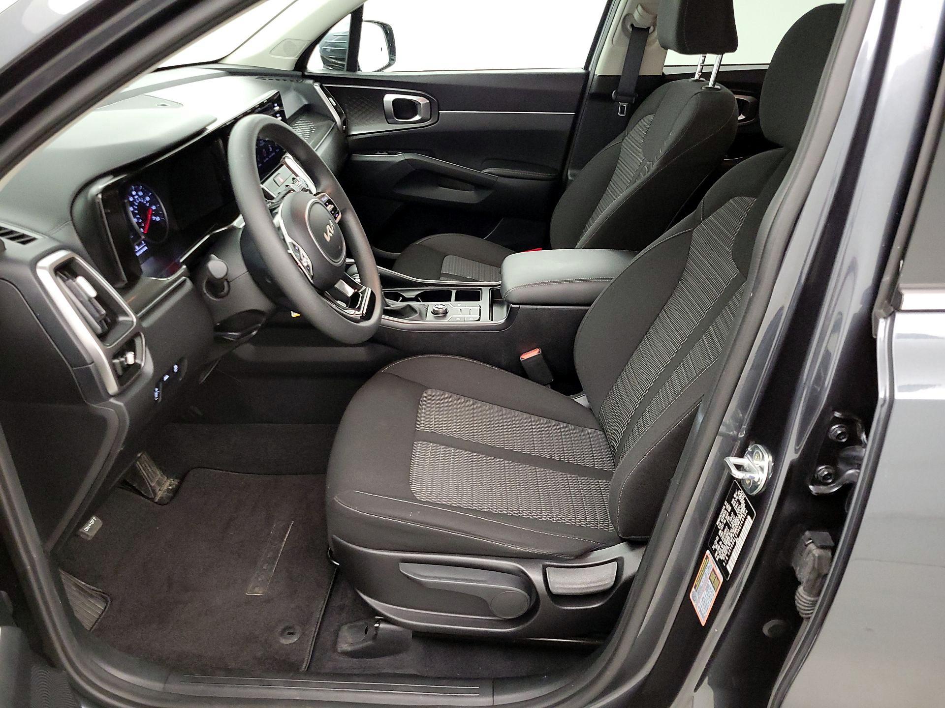 Thumbnail: 2022 Kia Sorento - 11