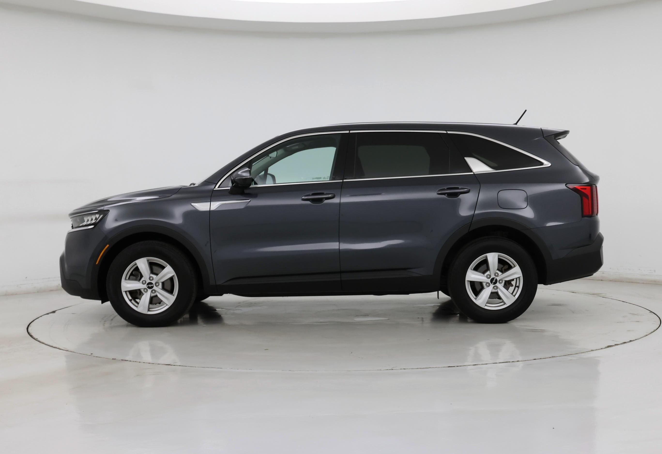 Thumbnail: 2022 Kia Sorento - 3