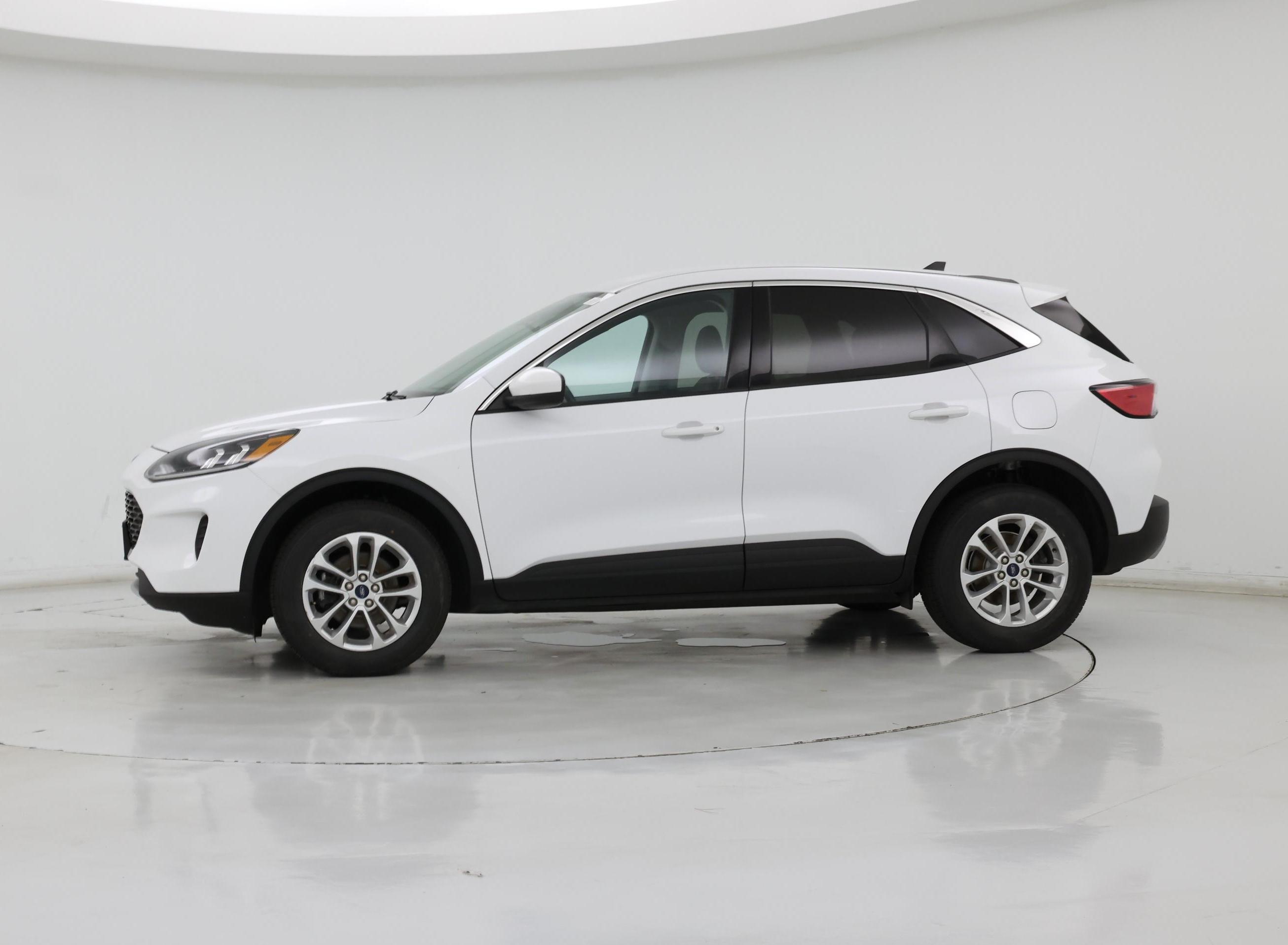 Thumbnail: 2021 Ford Escape - 3