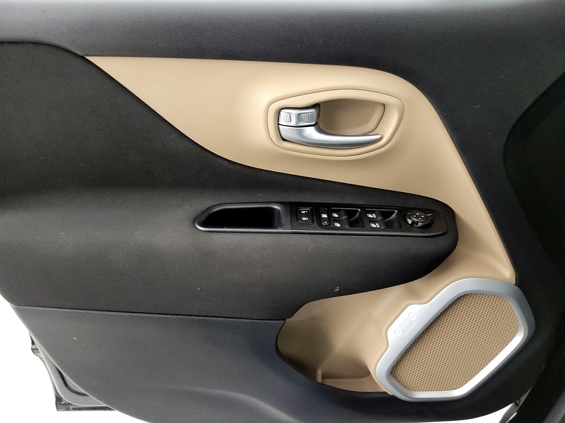 Thumbnail: 2020 Jeep Renegade - 12