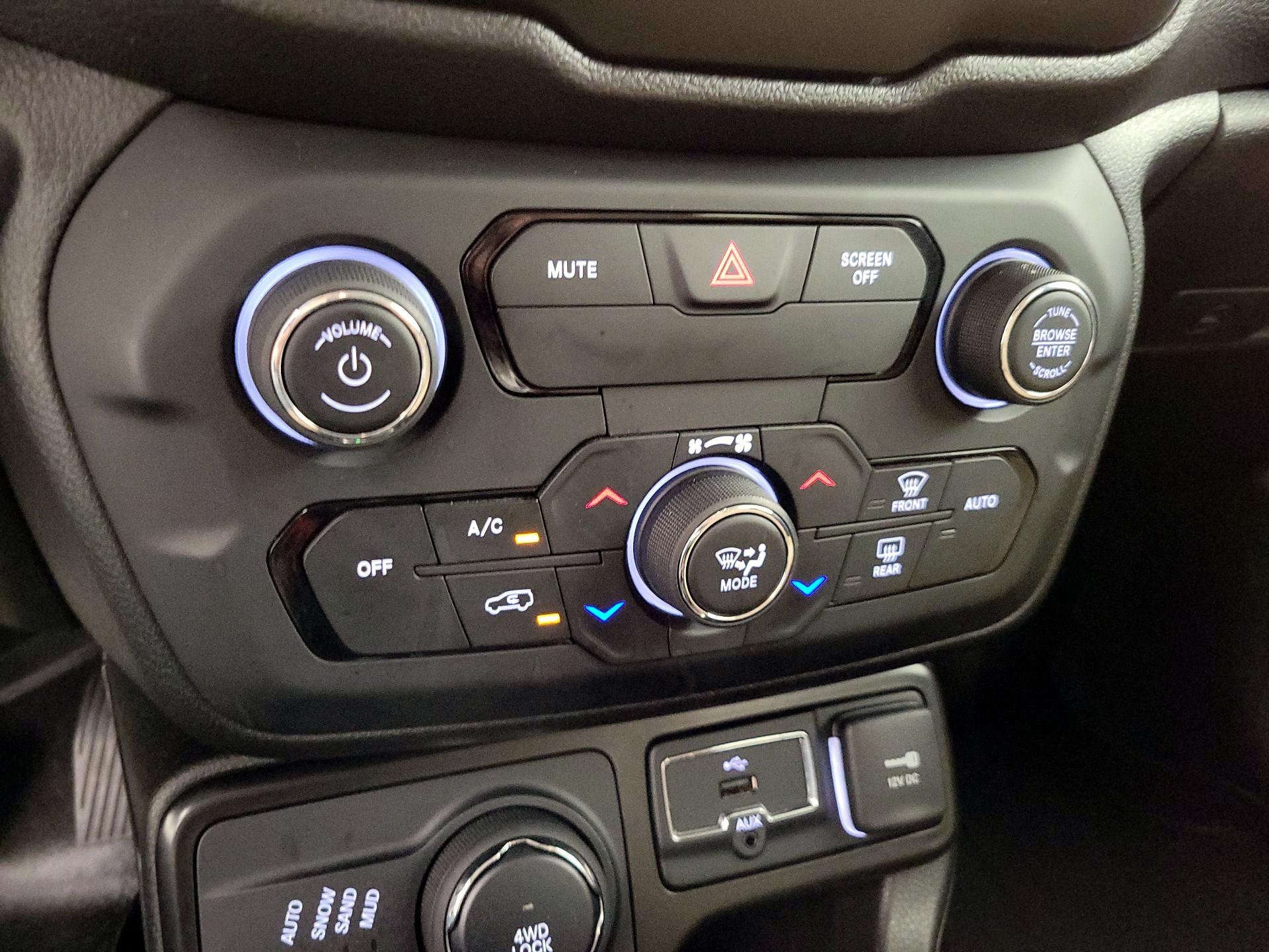 Thumbnail: 2020 Jeep Renegade - 16