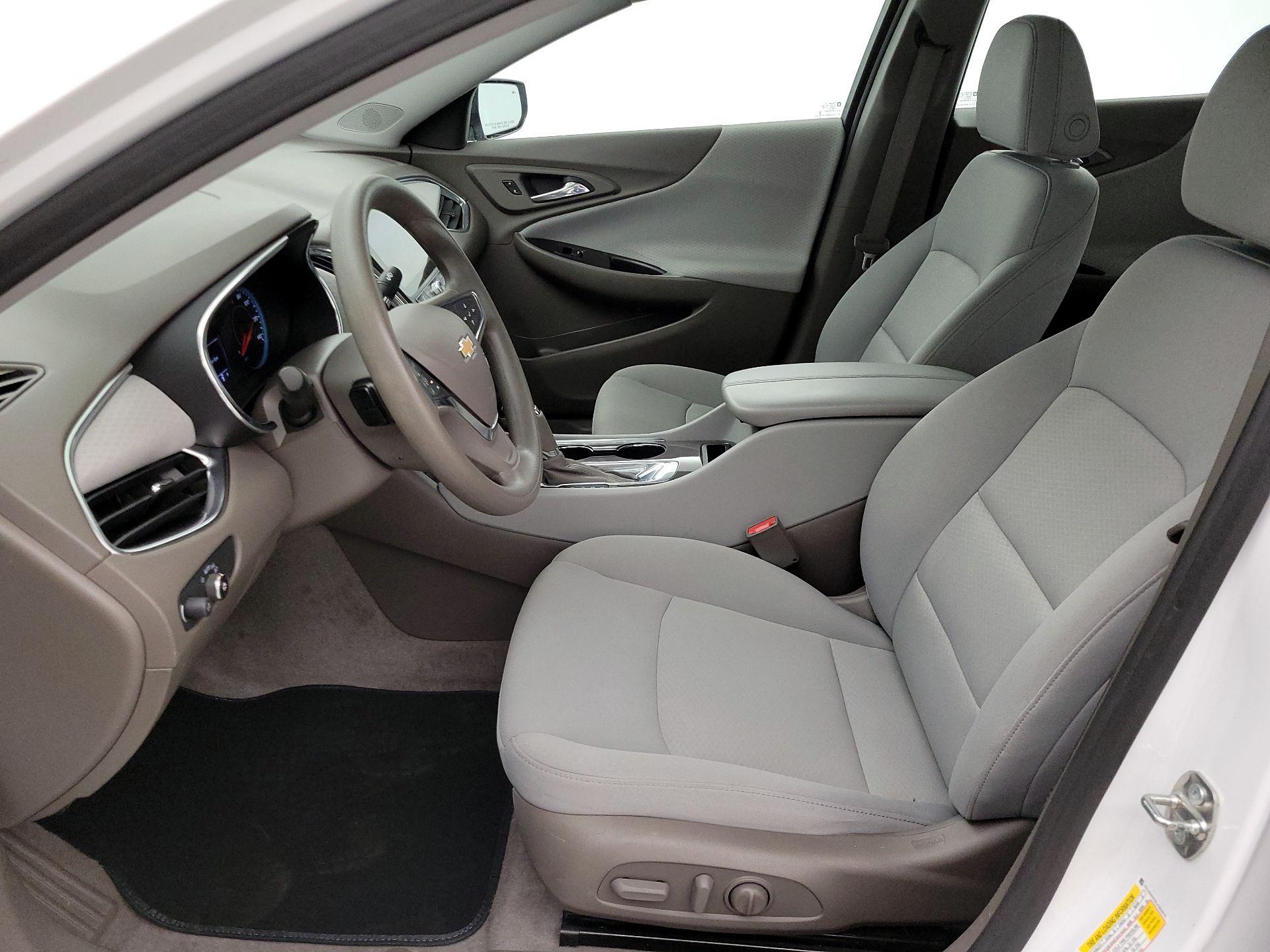Thumbnail: 2020 Chevrolet Malibu - 11