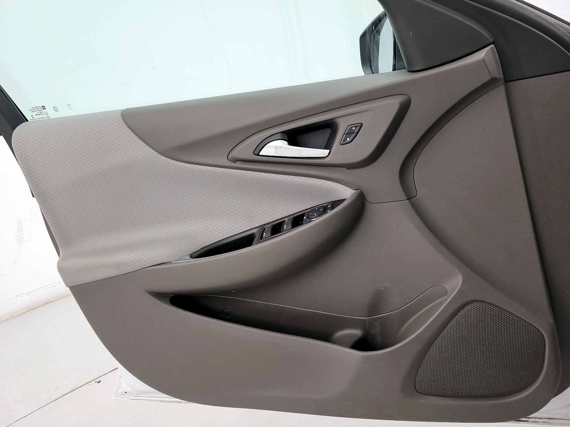 Thumbnail: 2020 Chevrolet Malibu - 12