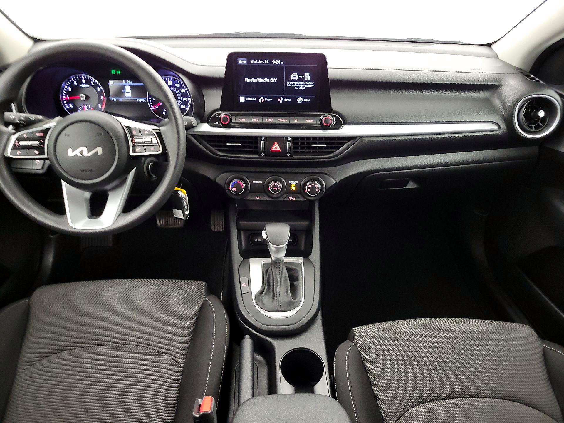 Thumbnail: 2022 Kia Forte - 9