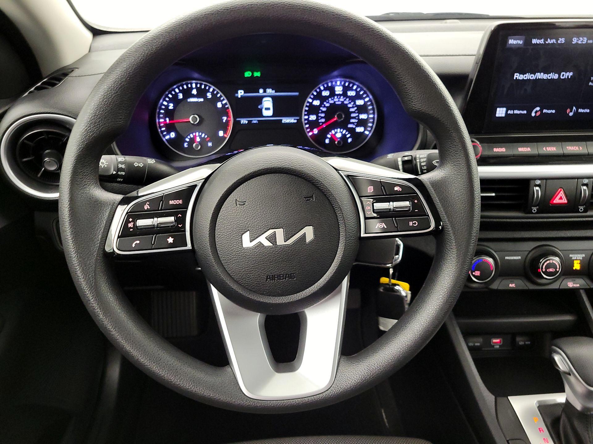 Thumbnail: 2022 Kia Forte - 10
