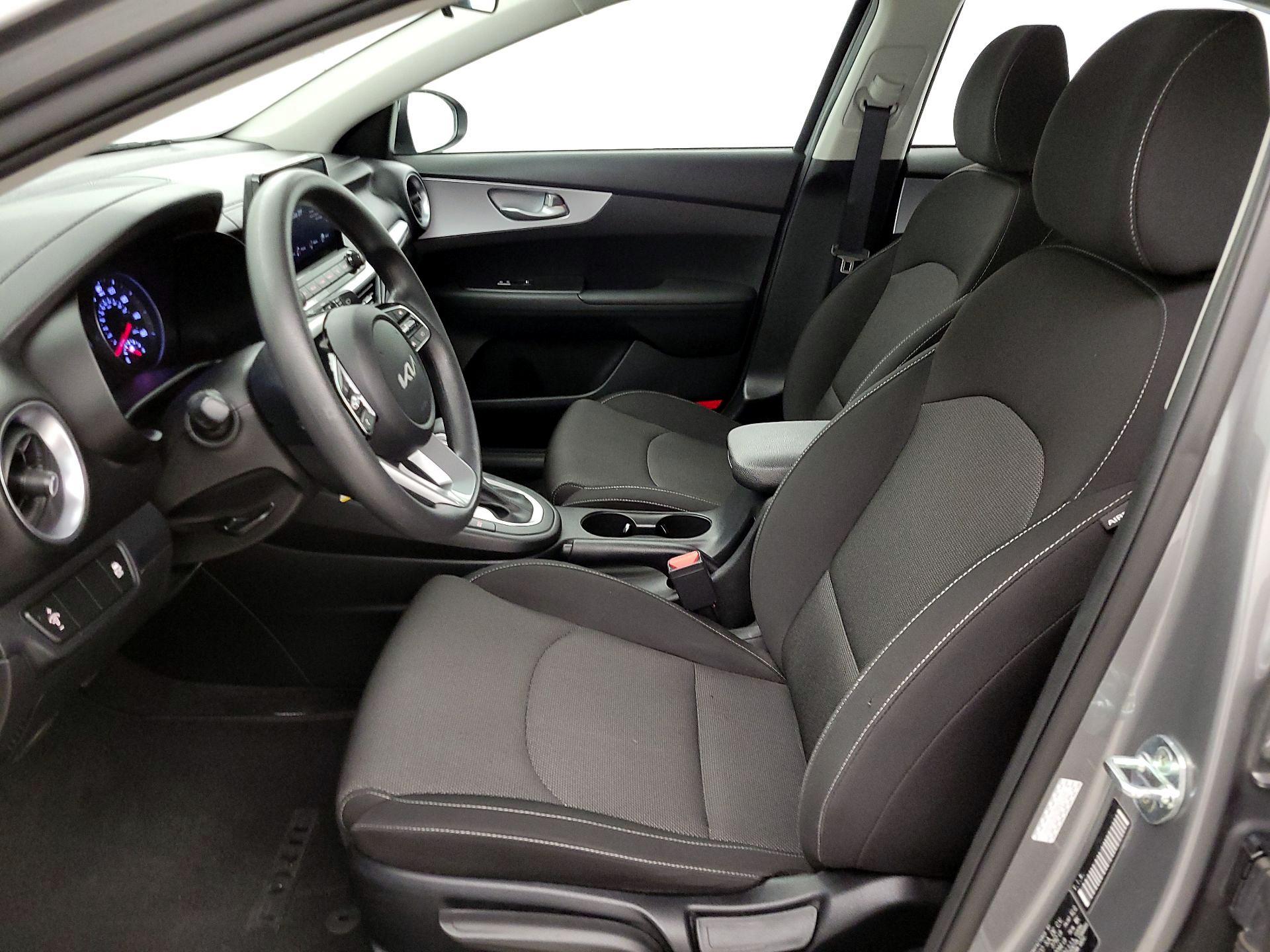 Thumbnail: 2022 Kia Forte - 11