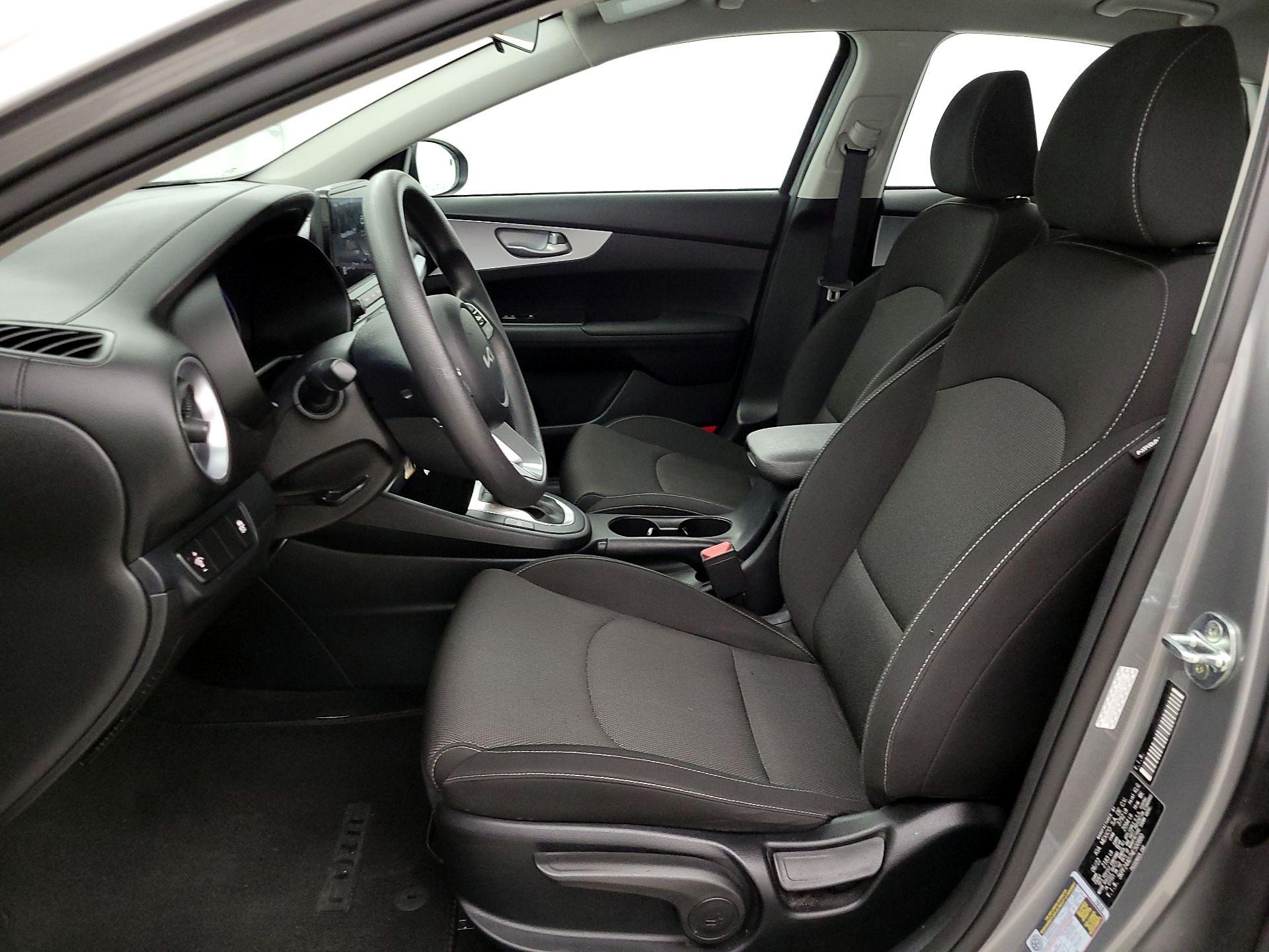 Thumbnail: 2022 Kia Forte - 12