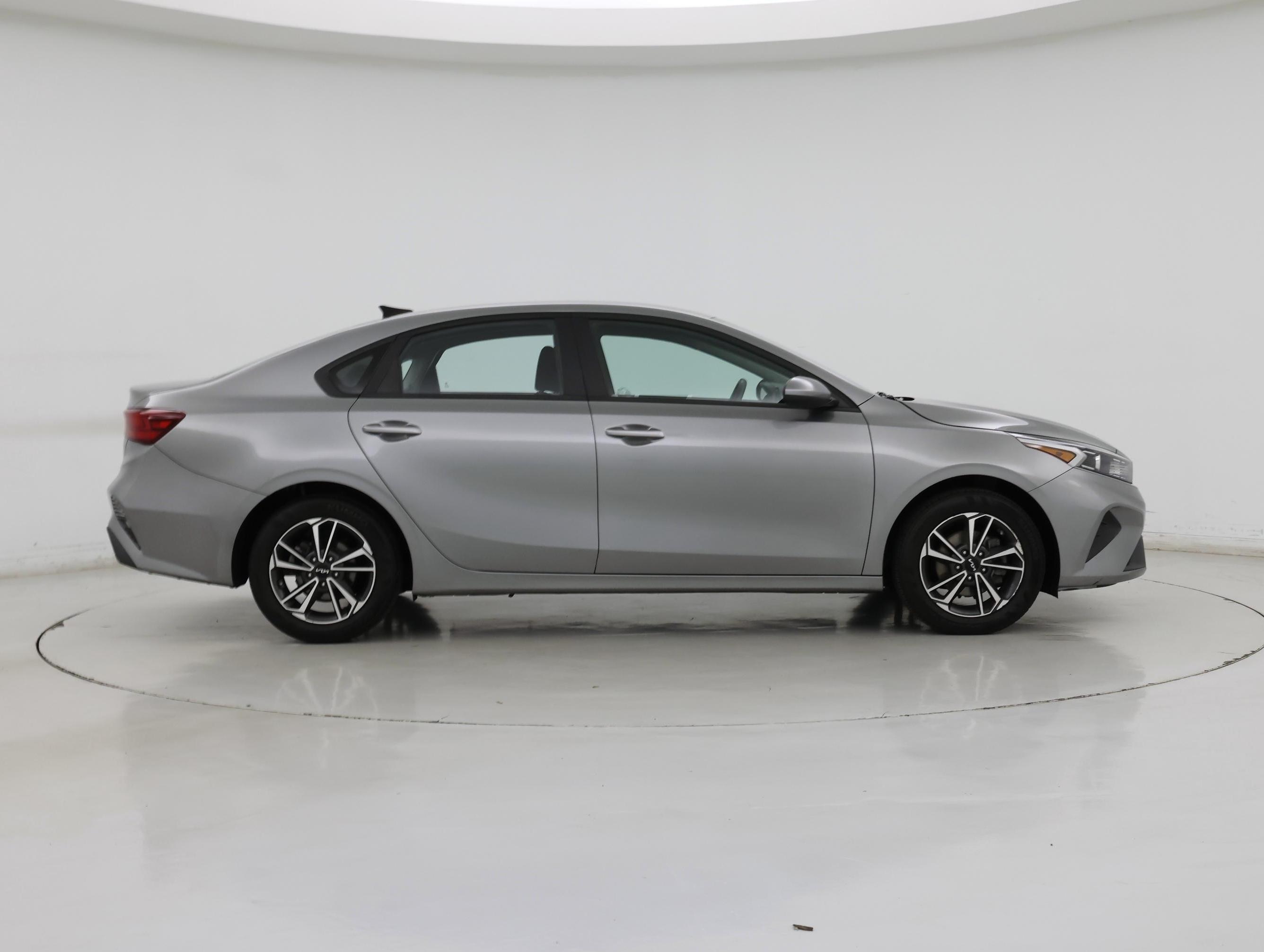 Thumbnail: 2022 Kia Forte - 7