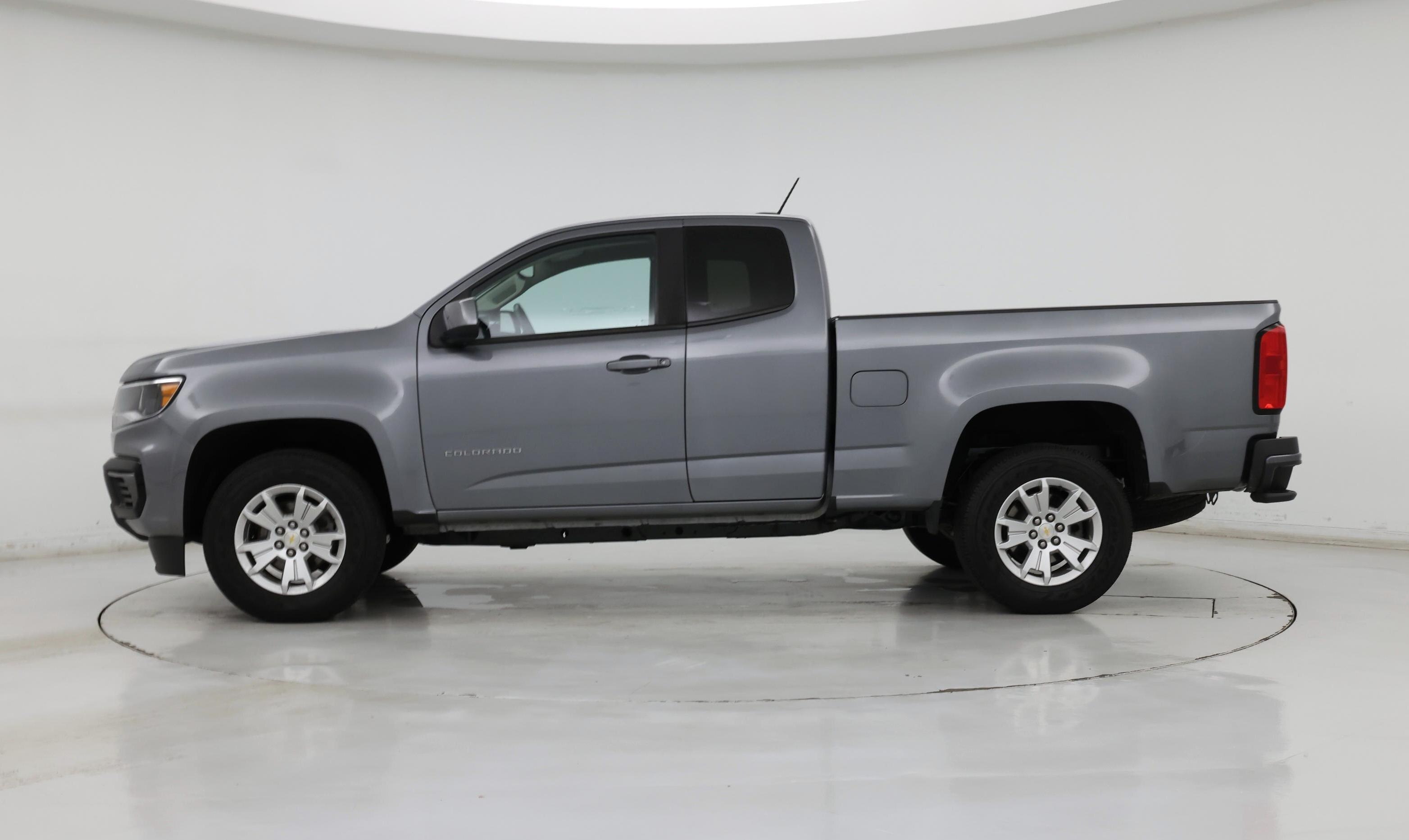 Thumbnail: 2022 Chevrolet Colorado - 3