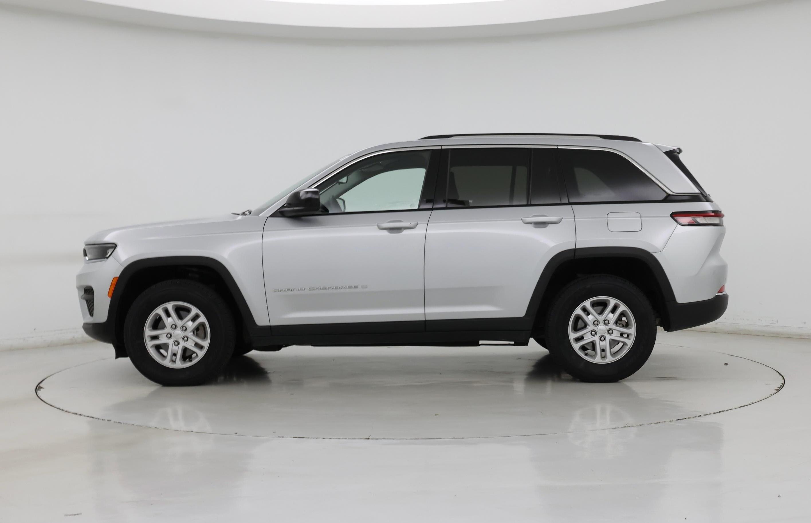 Thumbnail: 2023 Jeep Grand Cherokee - 3