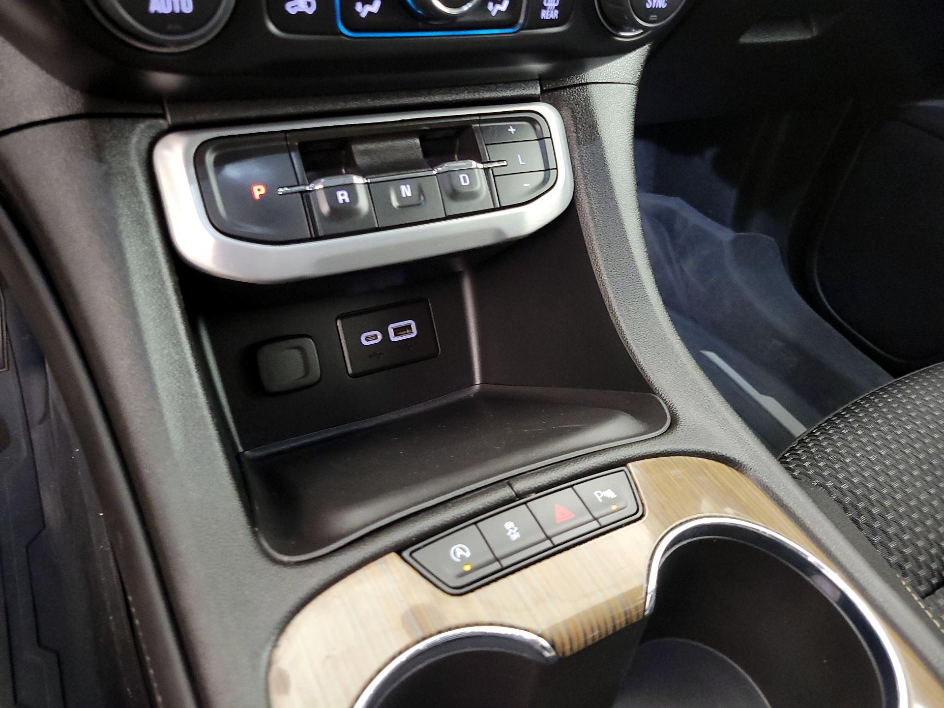 Thumbnail: 2022 GMC Acadia - 17