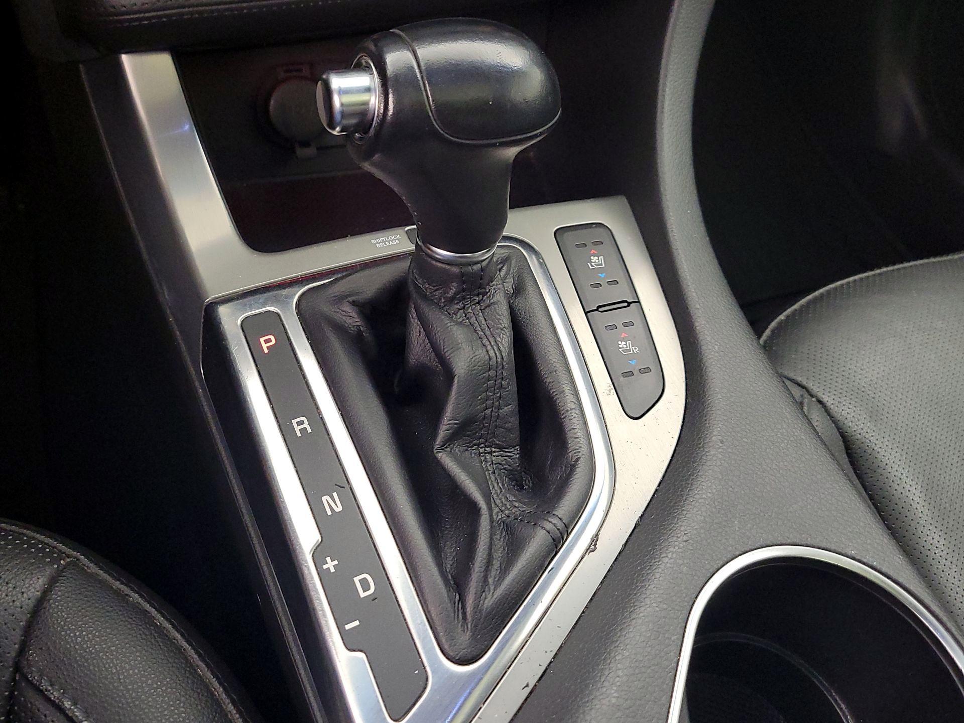 Thumbnail: 2015 Kia Optima - 18