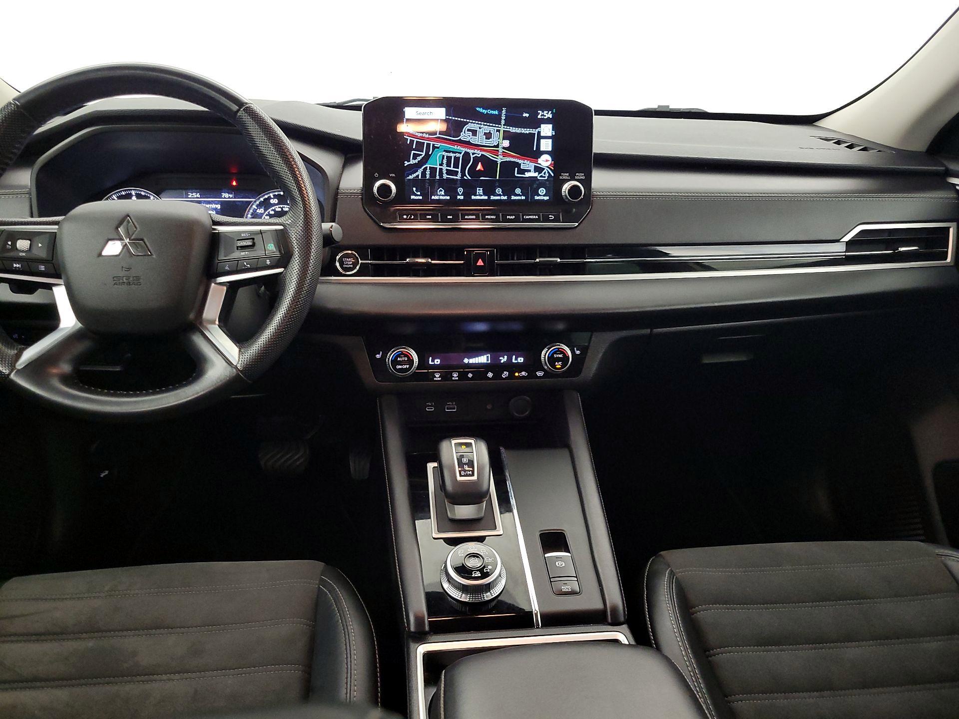 Thumbnail: 2022 Mitsubishi Outlander - 9