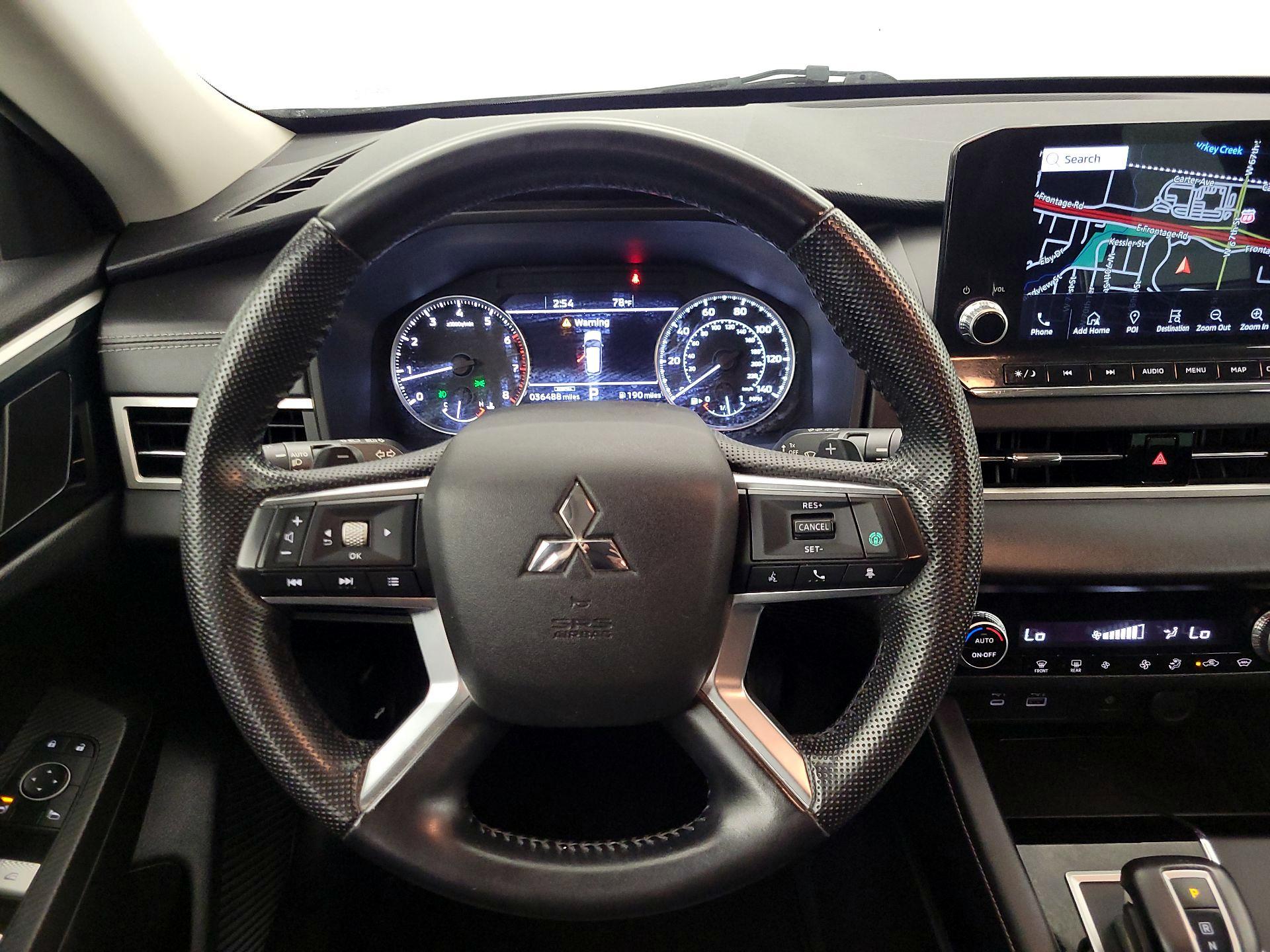 Thumbnail: 2022 Mitsubishi Outlander - 10