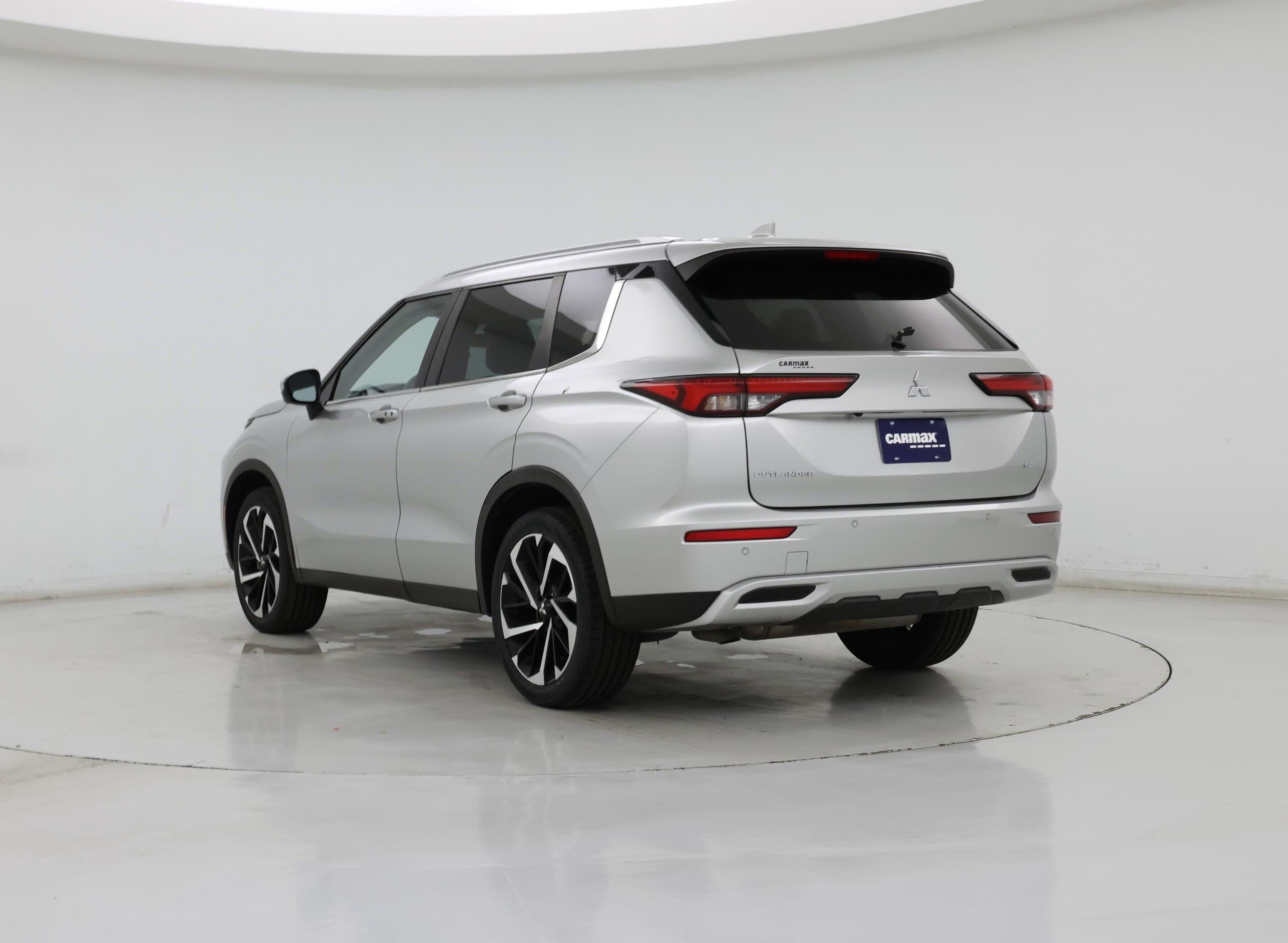Thumbnail: 2022 Mitsubishi Outlander - 2