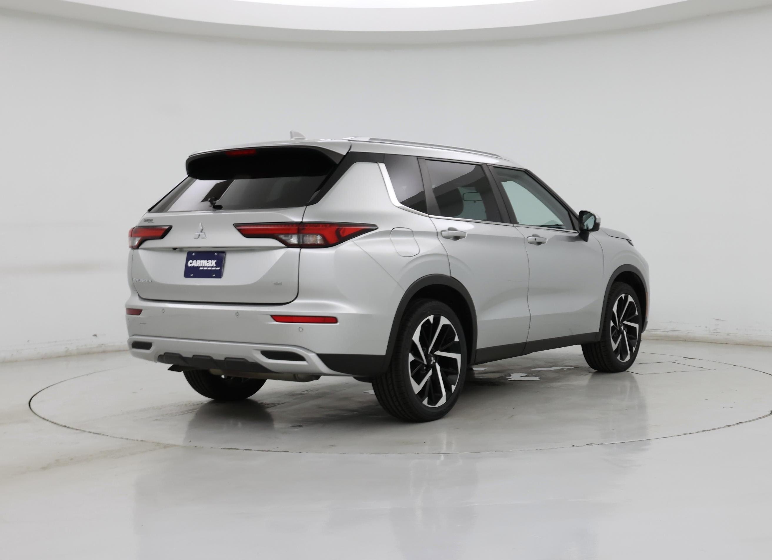 Thumbnail: 2022 Mitsubishi Outlander - 8